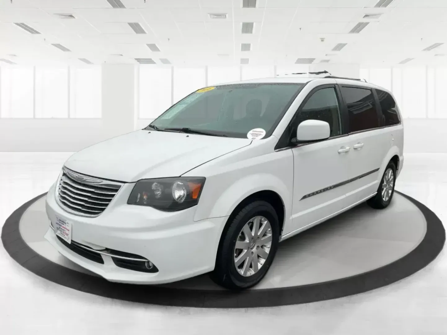 2016 Chrysler Town and Country Touring (2C4RC1BG6GR) with an Pentastar 3.6L V-6 DOHC engine, located at 1951 S Dayton Lakeview Rd., New Carlisle, OH, 45344, (937) 908-9800, 39.890999, -84.050255 - **Discover Family Adventures in the 2016 Chrysler Town and Country Touring Your Perfect Road Trip Companion!**<br /> <br /> Are you ready to elevate your family travels or weekend getaways? Look no further than the 2016 Chrysler Town and Country Touring, a versatile and spacious van designed to - Photo#7