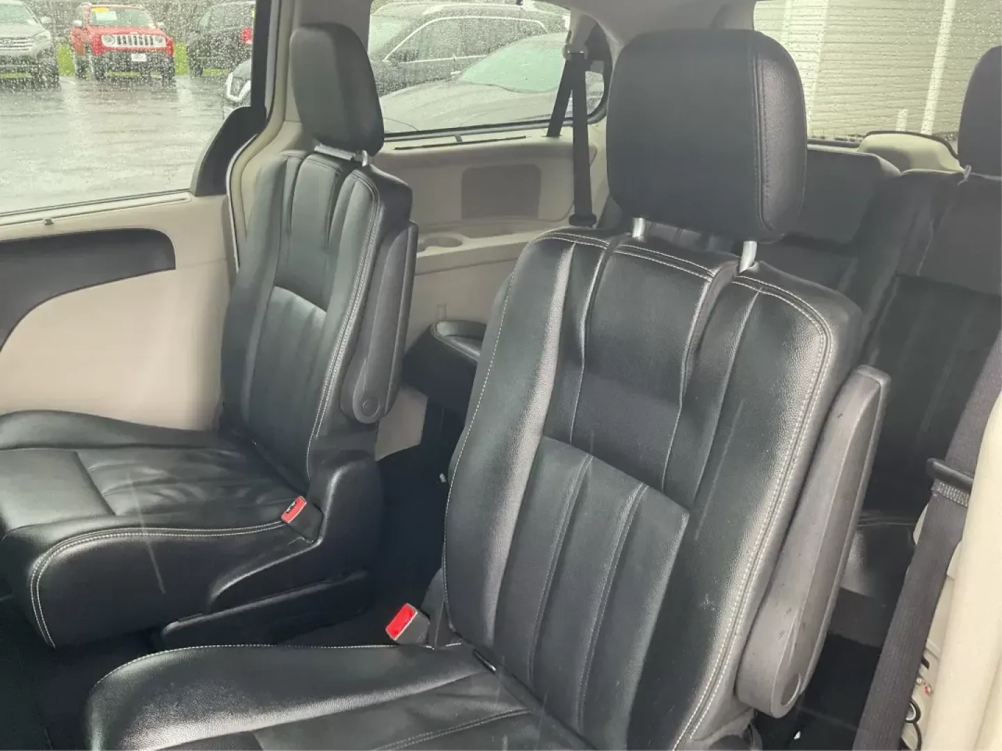 2016 Chrysler Town and Country Touring (2C4RC1BG6GR) with an Pentastar 3.6L V-6 DOHC engine, located at 1951 S Dayton Lakeview Rd., New Carlisle, OH, 45344, (937) 908-9800, 39.890999, -84.050255 - **Discover Family Adventures in the 2016 Chrysler Town and Country Touring Your Perfect Road Trip Companion!**<br /> <br /> Are you ready to elevate your family travels or weekend getaways? Look no further than the 2016 Chrysler Town and Country Touring, a versatile and spacious van designed to - Photo#9