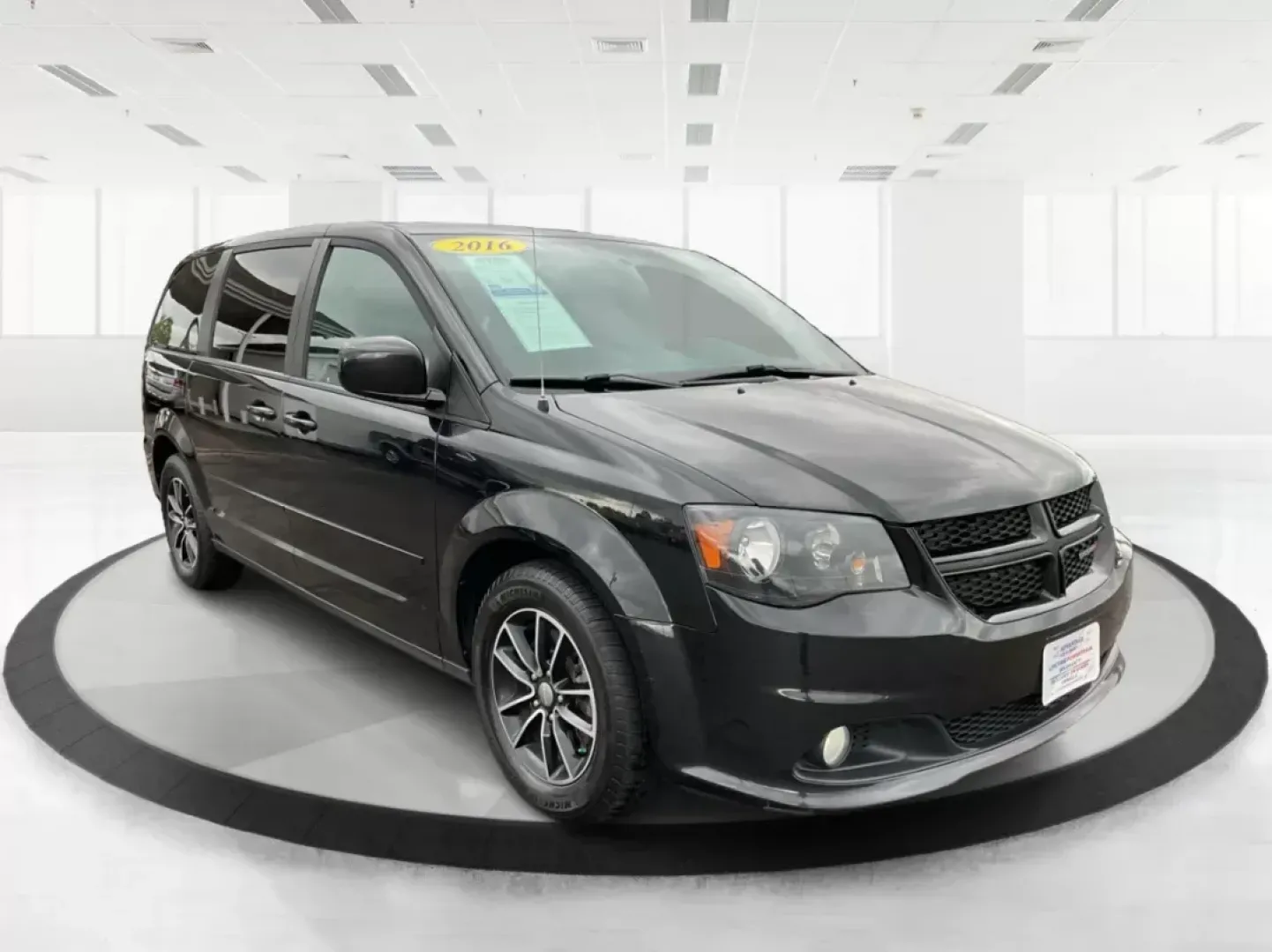 2016 Dodge Grand Caravan SXT (2C4RDGCG6GR) with an Pentastar 3.6L V-6 DOHC engine, located at 880 E. National Road, Vandalia, OH, 45377, (937) 908-9800, 39.891918, -84.183594 - 2016 Dodge Grand Caravan SXT - Photo#0