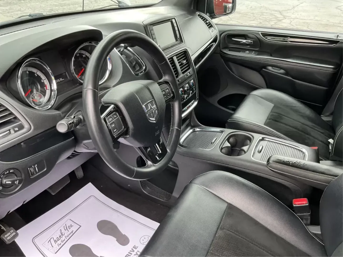 2016 Dodge Grand Caravan SXT (2C4RDGCG6GR) with an Pentastar 3.6L V-6 DOHC engine, located at 880 E. National Road, Vandalia, OH, 45377, (937) 908-9800, 39.891918, -84.183594 - 2016 Dodge Grand Caravan SXT - Photo#8