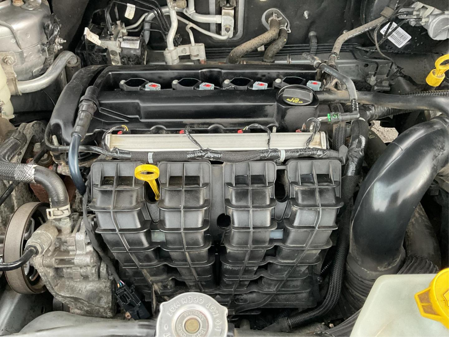 2016 Dodge Journey SE (3C4PDCAB7GT) with an Tigershark MultiAir 2.4L I-4 DOHC engine, located at 8750 N County Rd 25A, Piqua, OH, 45356, (937) 908-9800, 40.164391, -84.232513 - 2016 Dodge Journey SE - Photo#11