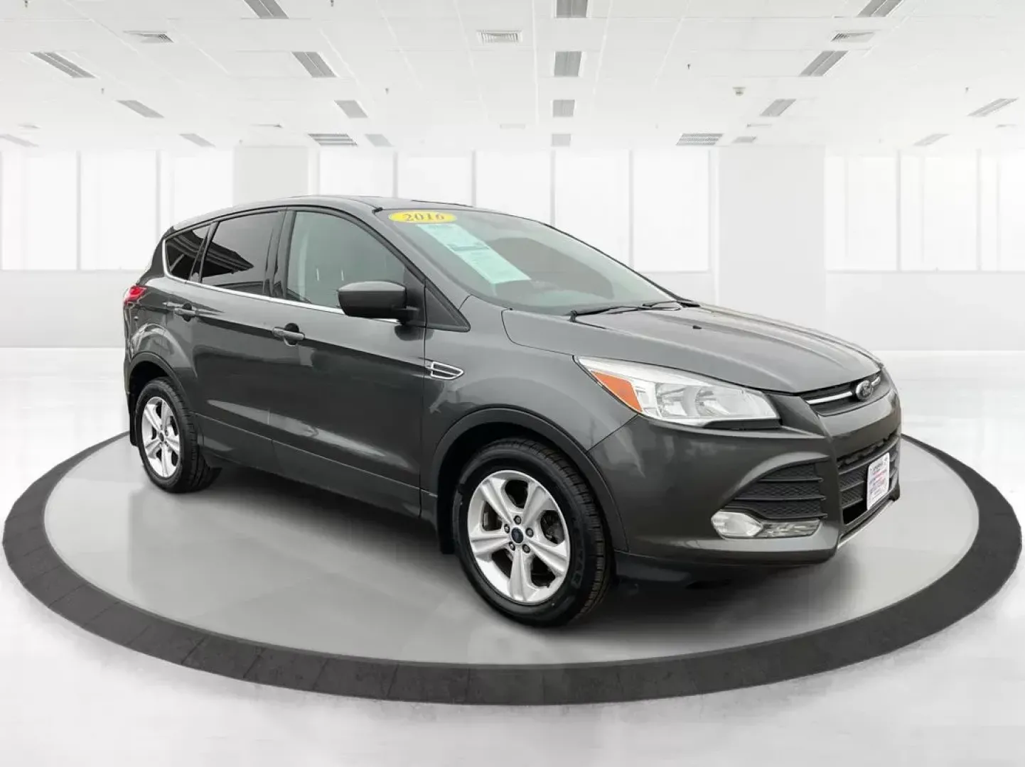 2016 Ford Escape SE 4WD (1FMCU9G98GU) with an Other engine, located at 1230 East Main St, Xenia, OH, 45385, (937) 908-9800, 39.688026, -83.910172 - 2016 Ford Escape SE 4WD - Photo#0