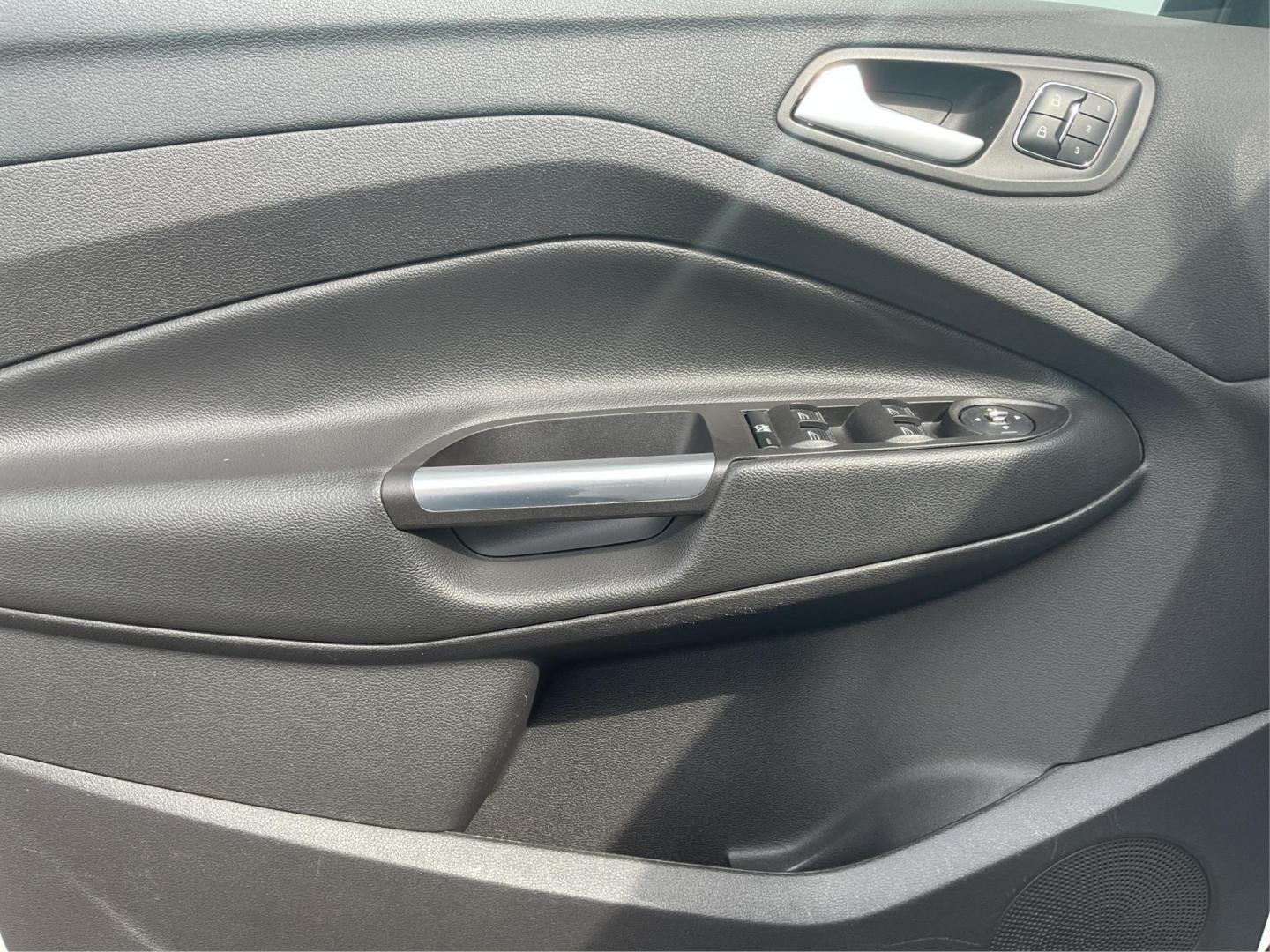 2016 Ford Escape Titanium (1FMCU9J98GU) with an Other engine, located at 1230 East Main St, Xenia, OH, 45385, (937) 908-9800, 39.688026, -83.910172 - 2016 Ford Escape Titanium - Photo#17