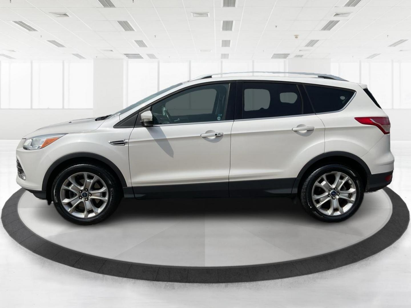 2016 Ford Escape Titanium (1FMCU9J98GU) with an Other engine, located at 1230 East Main St, Xenia, OH, 45385, (937) 908-9800, 39.688026, -83.910172 - 2016 Ford Escape Titanium - Photo#5