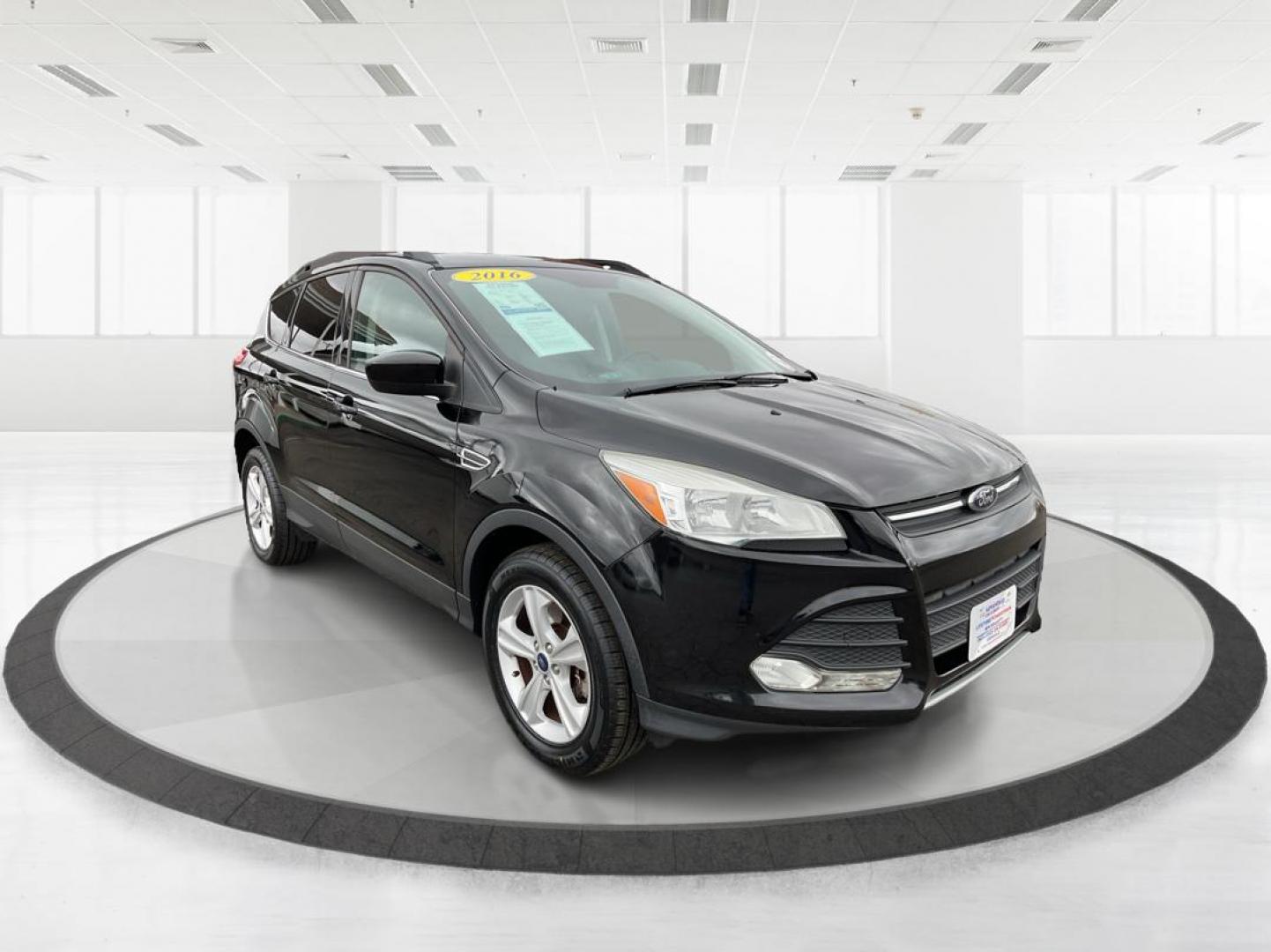 2016 Ford Escape SE (1FMCU9G96GU) with an EcoBoost 1.6L I-4 gasoline direct injection engine, located at 1230 East Main St, Xenia, OH, 45385, (937) 908-9800, 39.688026, -83.910172 - 2016 Ford Escape SE - Photo#0