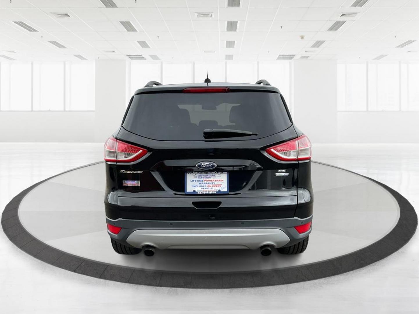 2016 Ford Escape SE (1FMCU9G96GU) with an EcoBoost 1.6L I-4 gasoline direct injection engine, located at 1230 East Main St, Xenia, OH, 45385, (937) 908-9800, 39.688026, -83.910172 - 2016 Ford Escape SE - Photo#2