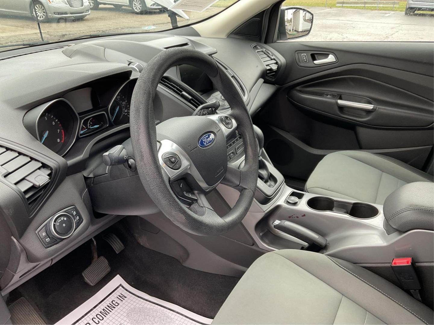 2016 Ford Escape SE (1FMCU9G96GU) with an EcoBoost 1.6L I-4 gasoline direct injection engine, located at 1230 East Main St, Xenia, OH, 45385, (937) 908-9800, 39.688026, -83.910172 - 2016 Ford Escape SE - Photo#7