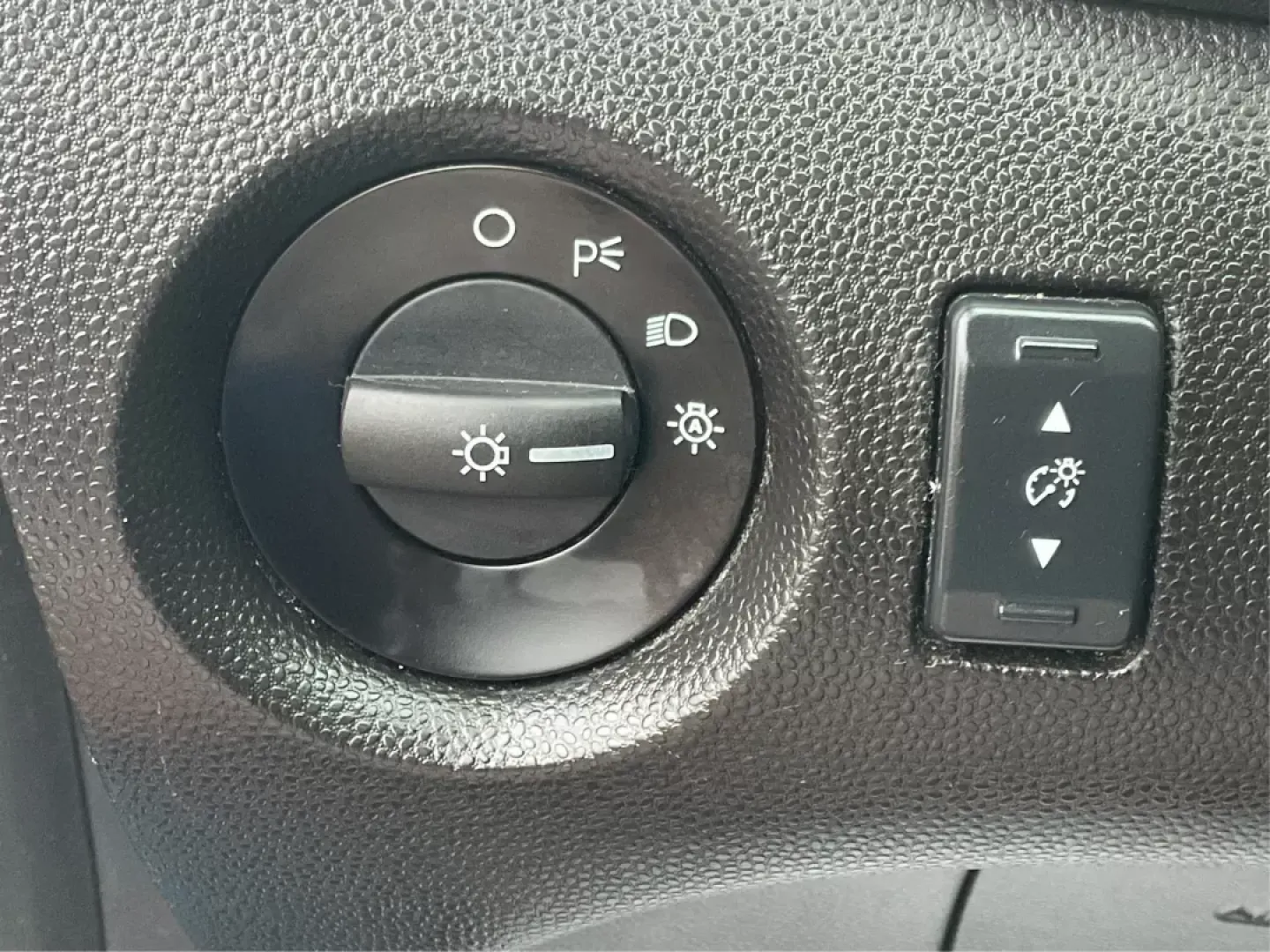 2016 Ford Fiesta SE (3FADP4EJ7GM) with an Other engine, located at 4508 South Dixie Dr, Moraine, OH, 45439, (937) 908-9800, 39.689976, -84.218452 - 2016 Ford Fiesta SE - Photo#15