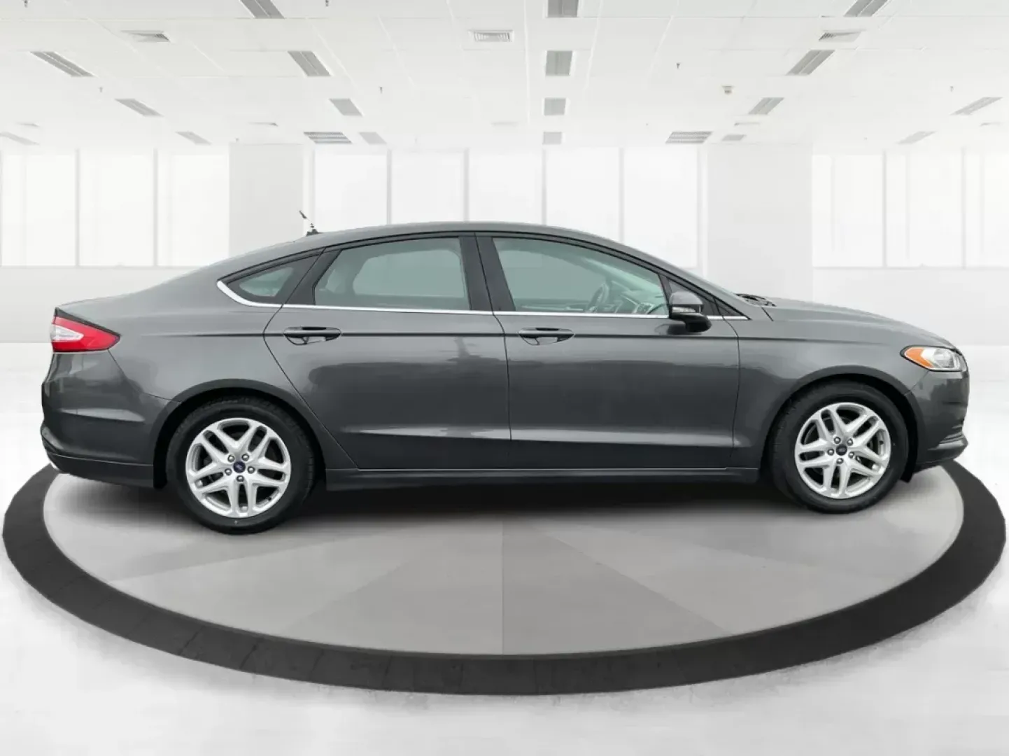 2016 Ford Fusion SE (3FA6P0H79GR) with an Other engine, located at 4508 South Dixie Dr, Moraine, OH, 45439, (937) 908-9800, 39.689976, -84.218452 - 2016 Ford Fusion SE - Photo#1