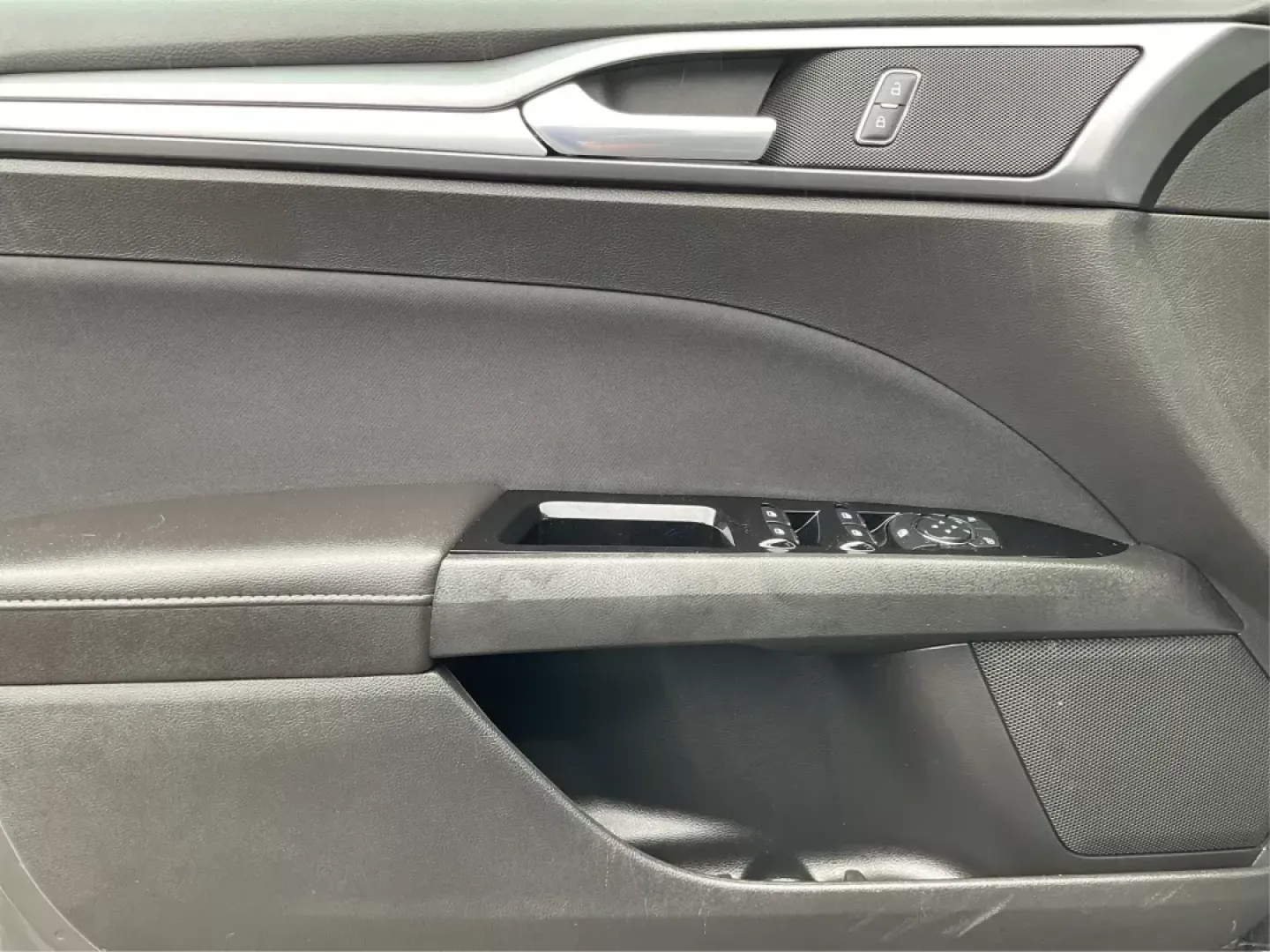2016 Ford Fusion SE (3FA6P0H79GR) with an Other engine, located at 4508 South Dixie Dr, Moraine, OH, 45439, (937) 908-9800, 39.689976, -84.218452 - 2016 Ford Fusion SE - Photo#18