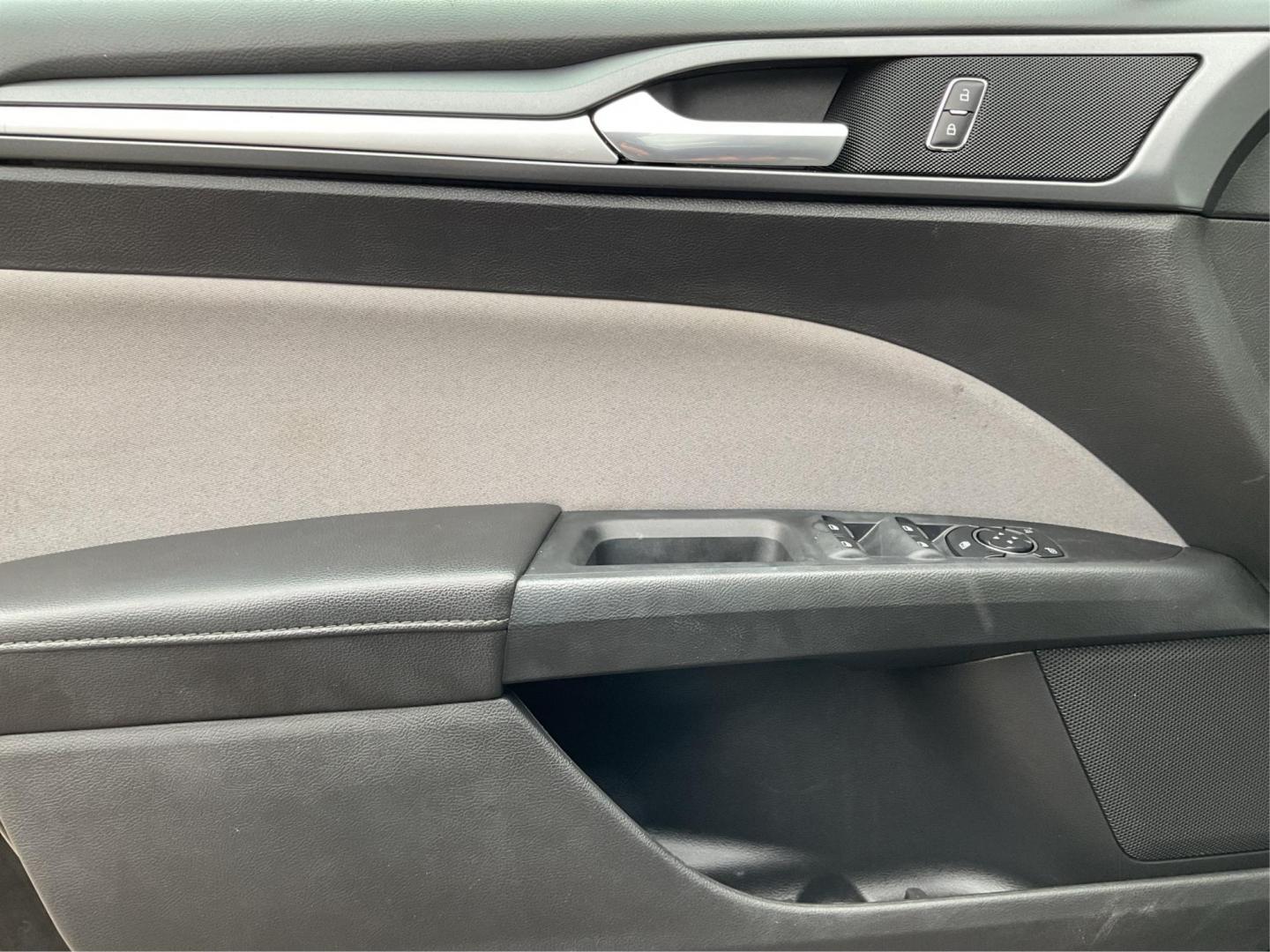 2016 Ford Fusion S (3FA6P0G75GR) with an Duratec 2.5L I-4 DOHC engine, located at 1099 N County Rd 25A , Troy, OH, 45373, (937) 908-9800, 40.057079, -84.212883 - 2016 Ford Fusion S - Photo#17