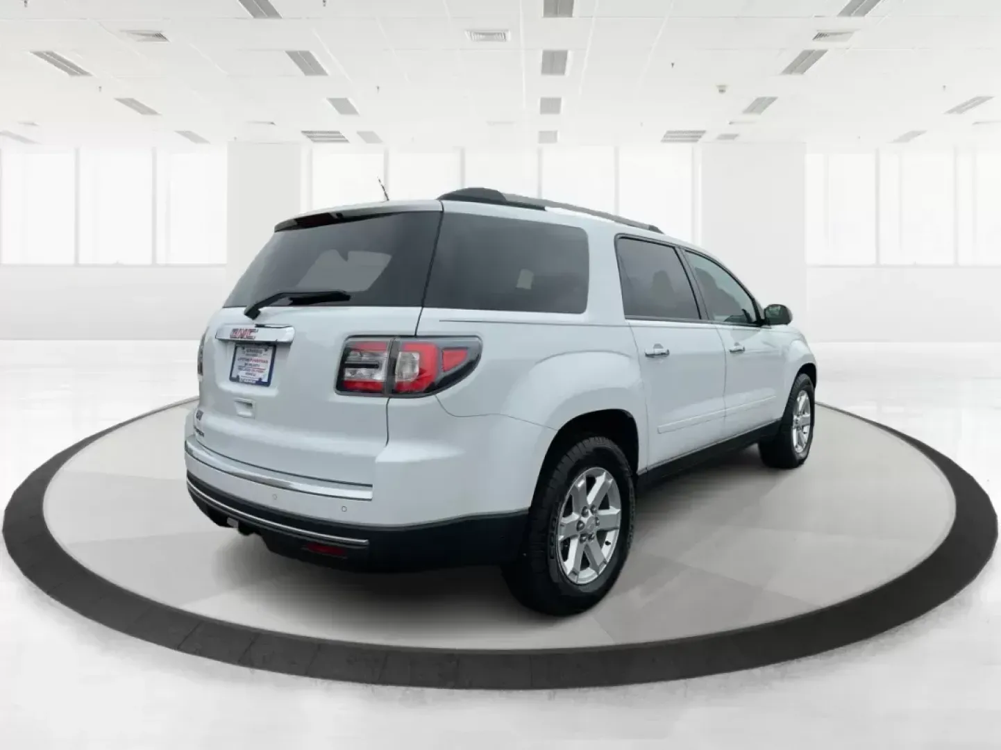 2016 GMC Acadia SLE-2 (1GKKRPKD7GJ) with an 3.6L V-6 gasoline direct injection engine, located at 8750 N County Rd 25A, Piqua, OH, 45356, (937) 908-9800, 40.164391, -84.232513 - 2016 GMC Acadia SLE-2 - Photo#2