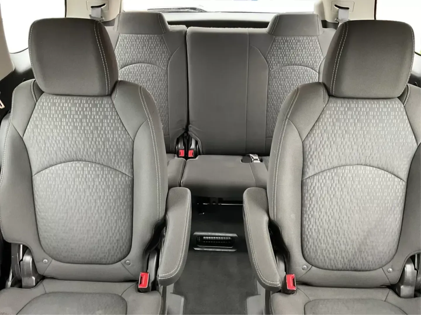 2016 GMC Acadia SLE-2 (1GKKRPKD7GJ) with an 3.6L V-6 gasoline direct injection engine, located at 8750 N County Rd 25A, Piqua, OH, 45356, (937) 908-9800, 40.164391, -84.232513 - 2016 GMC Acadia SLE-2 - Photo#13