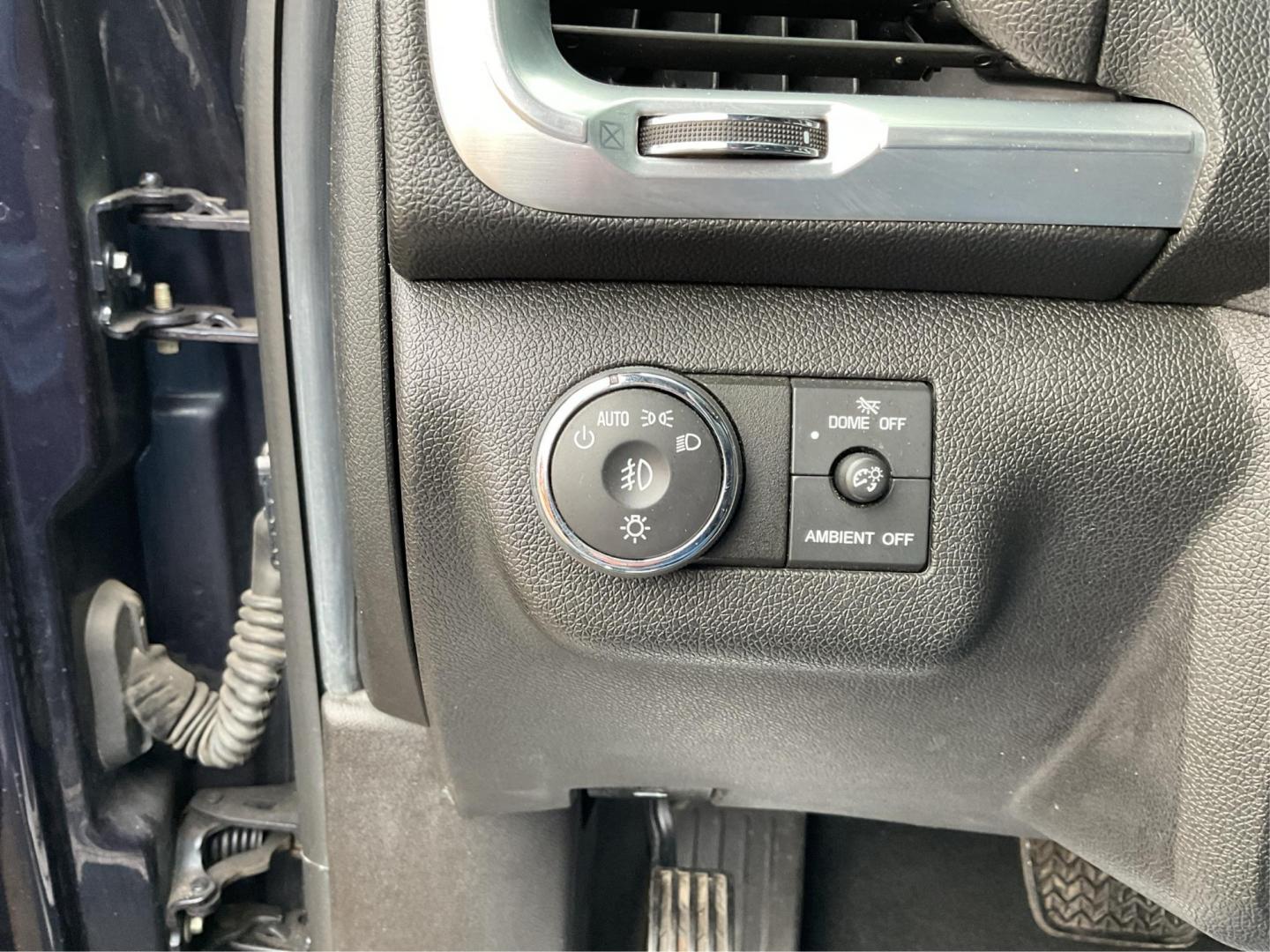 2016 GMC Acadia SLT (1GKKVRKD0GJ) with an 3.6L V-6 gasoline direct injection engine, located at 8750 N County Rd 25A, Piqua, OH, 45356, (937) 908-9800, 40.164391, -84.232513 - Third Row - Photo#16