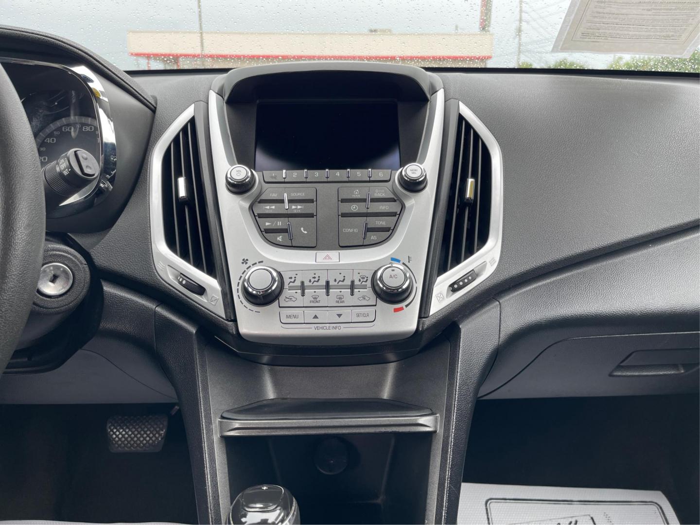 2016 GMC Terrain SLE1 FWD (2GKALMEK9G6) with an 2.4L L4 DOHC 16V engine, 6-Speed Automatic transmission, located at 1184 Kauffman Ave, Fairborn, OH, 45324, (937) 908-9800, 39.807072, -84.030914 - 2016 GMC Terrain SLE1 FWD - Photo#12