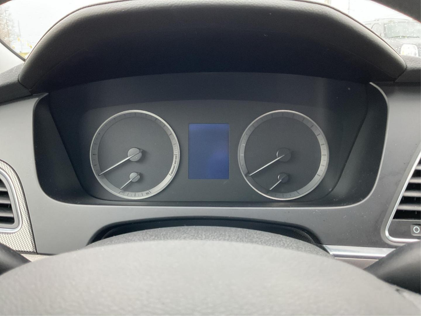2016 Hyundai Sonata Sport (5NPE34AF1GH) with an 2.4L I-4 gasoline direct injection engine, located at 4508 South Dixie Dr, Moraine, OH, 45439, (937) 908-9800, 39.689976, -84.218452 - 2016 Hyundai Sonata Sport - Photo#14