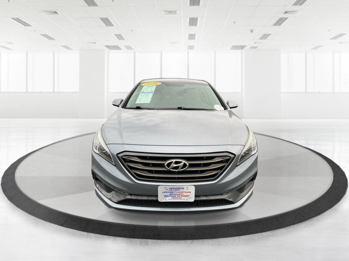 2016 Hyundai Sonata Sport (5NPE34AF1GH) with an 2.4L I-4 gasoline direct injection engine, located at 4508 South Dixie Dr, Moraine, OH, 45439, (937) 908-9800, 39.689976, -84.218452 - 2016 Hyundai Sonata Sport - Photo#6
