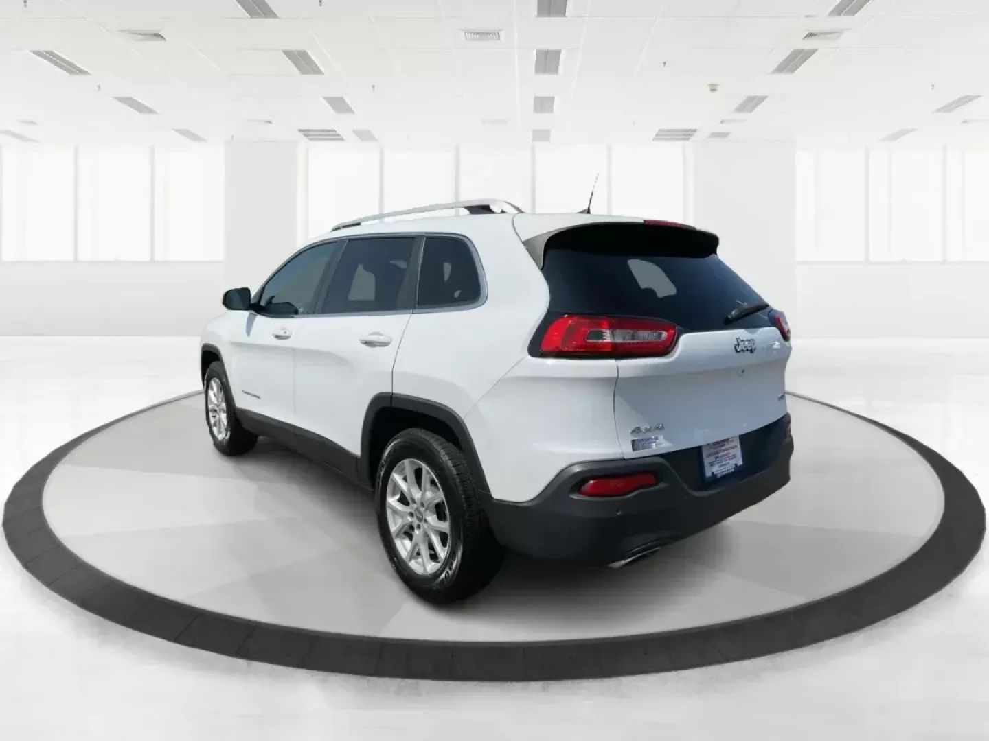 2016 Jeep Cherokee Latitude (1C4PJMCS9GW) with an Other engine, located at 8750 N County Rd 25A, Piqua, OH, 45356, (937) 908-9800, 40.164391, -84.232513 - **Unleash Adventure with the 2016 Jeep Cherokee Latitude A Family-Friendly Crossover for Every Journey!**<br /> <br /> Are you ready to elevate your family adventures or daily commutes in Fairborn, OH? Look no further than the 2016 Jeep Cherokee Latitude! This robust crossover is not just a vehicle - Photo#4
