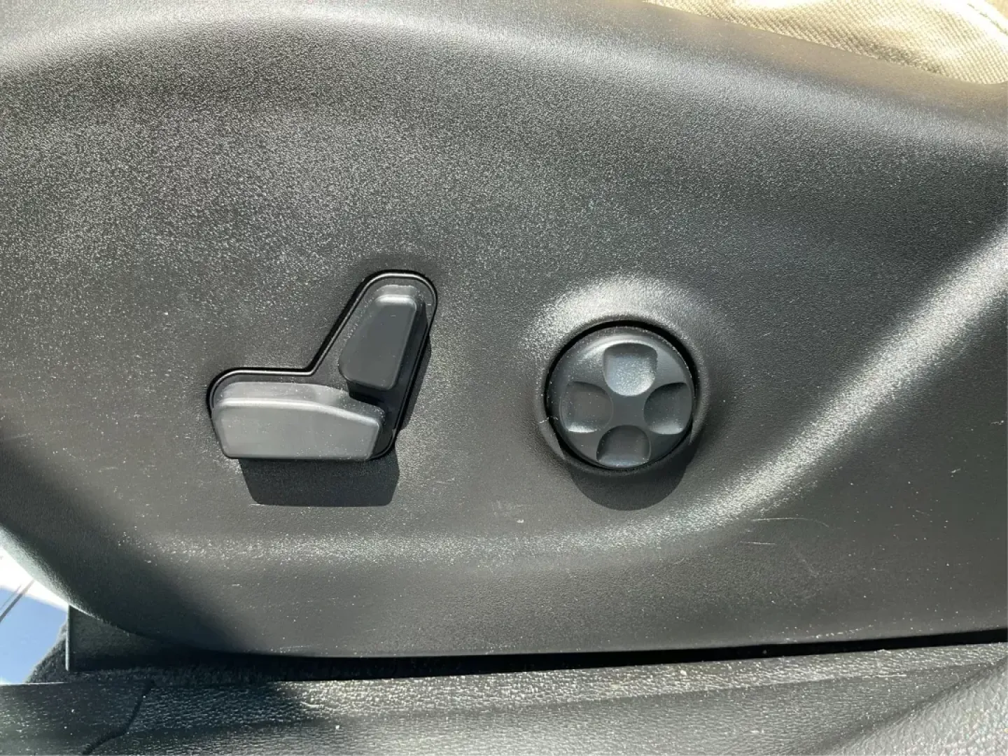 2016 Jeep Cherokee Latitude (1C4PJMCS9GW) with an Other engine, located at 8750 N County Rd 25A, Piqua, OH, 45356, (937) 908-9800, 40.164391, -84.232513 - **Unleash Adventure with the 2016 Jeep Cherokee Latitude A Family-Friendly Crossover for Every Journey!**<br /> <br /> Are you ready to elevate your family adventures or daily commutes in Fairborn, OH? Look no further than the 2016 Jeep Cherokee Latitude! This robust crossover is not just a vehicle - Photo#17