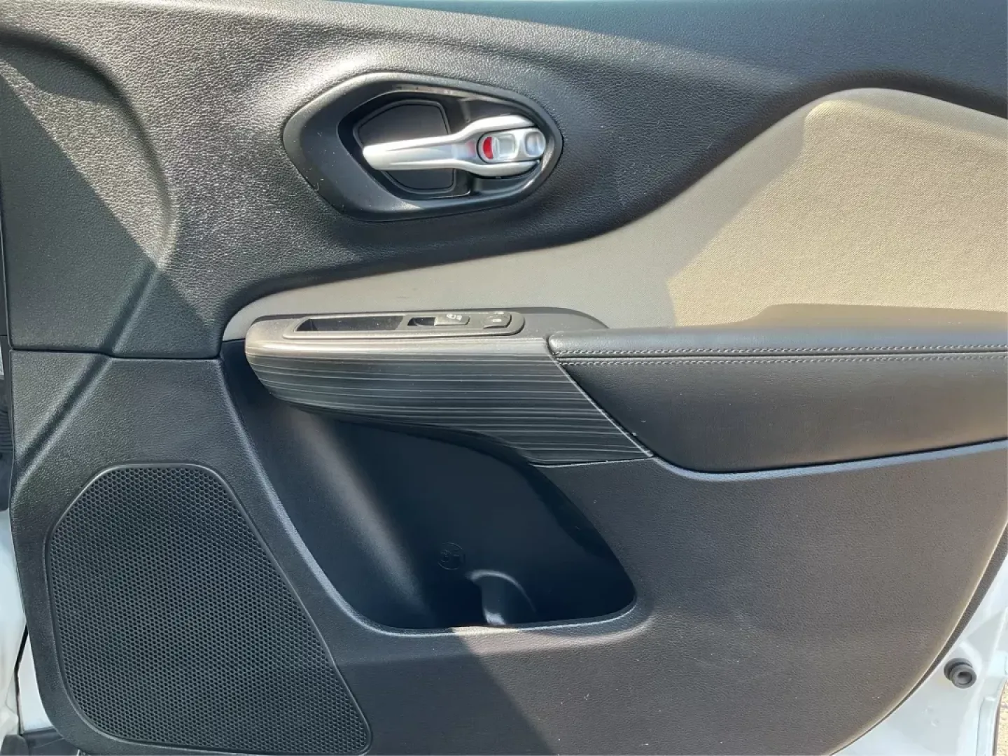 2016 Jeep Cherokee Latitude (1C4PJMCS9GW) with an Other engine, located at 8750 N County Rd 25A, Piqua, OH, 45356, (937) 908-9800, 40.164391, -84.232513 - **Unleash Adventure with the 2016 Jeep Cherokee Latitude A Family-Friendly Crossover for Every Journey!**<br /> <br /> Are you ready to elevate your family adventures or daily commutes in Fairborn, OH? Look no further than the 2016 Jeep Cherokee Latitude! This robust crossover is not just a vehicle - Photo#19