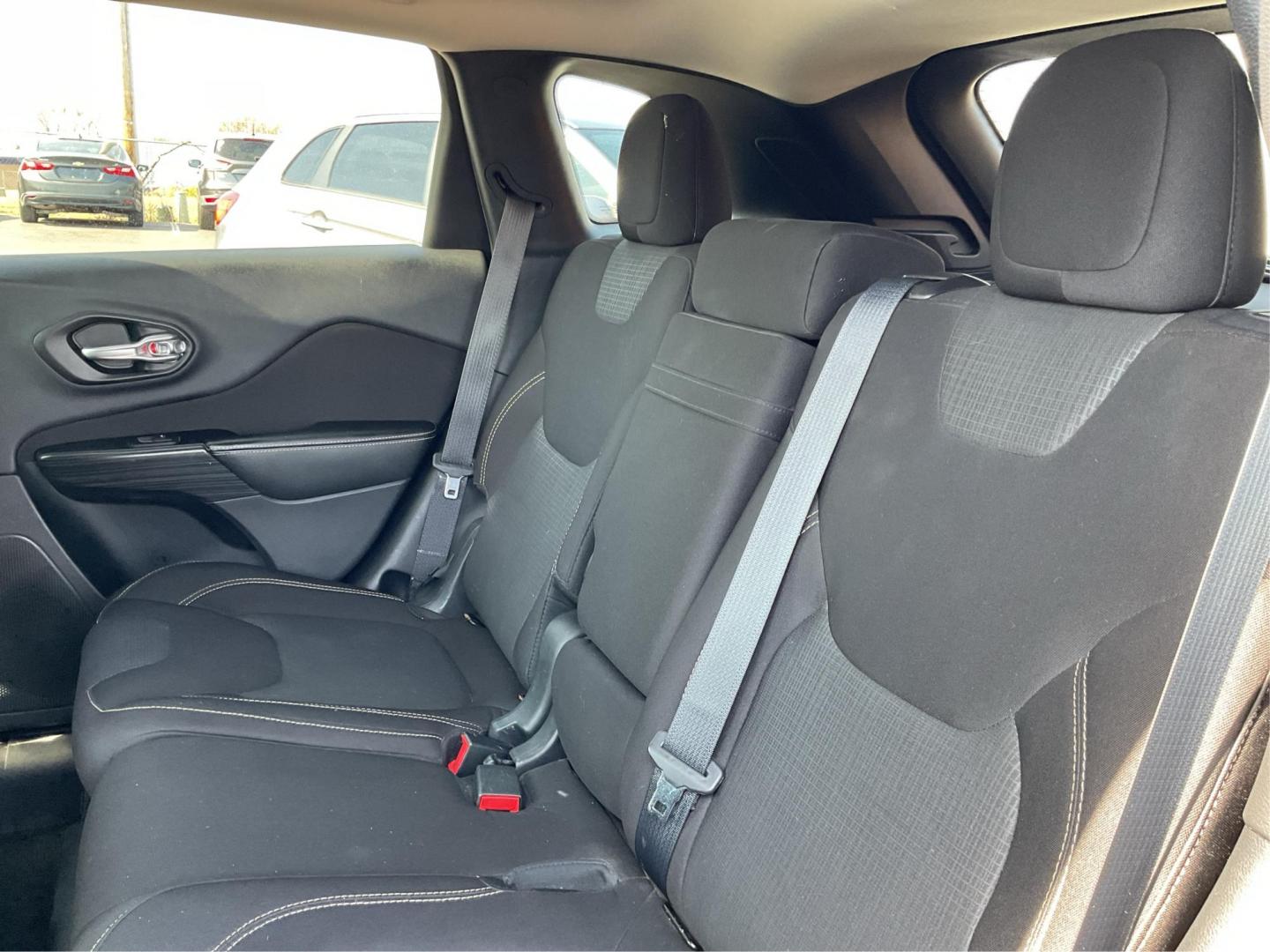 2016 Jeep Cherokee North (1C4PJLCB9GW) with an Other engine, located at 1099 N County Rd 25A , Troy, OH, 45373, (937) 908-9800, 40.057079, -84.212883 - 2016 Jeep Cherokee North - Photo#9