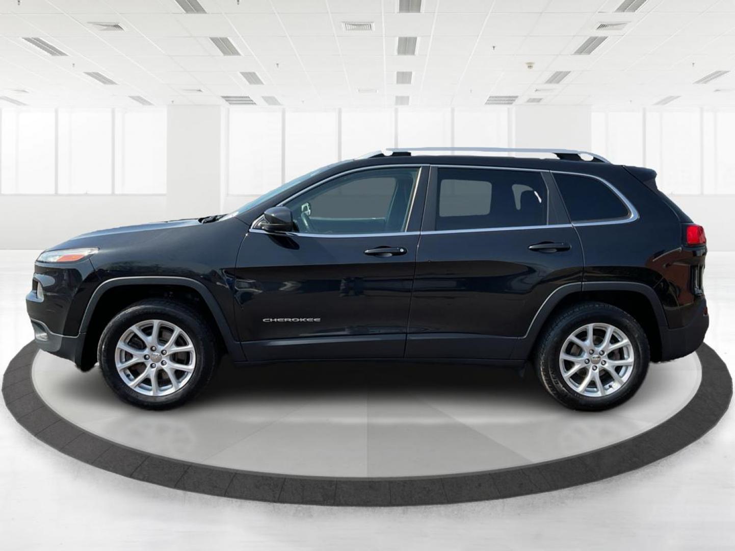 2016 Jeep Cherokee North (1C4PJLCB9GW) with an Other engine, located at 1099 N County Rd 25A , Troy, OH, 45373, (937) 908-9800, 40.057079, -84.212883 - 2016 Jeep Cherokee North - Photo#5