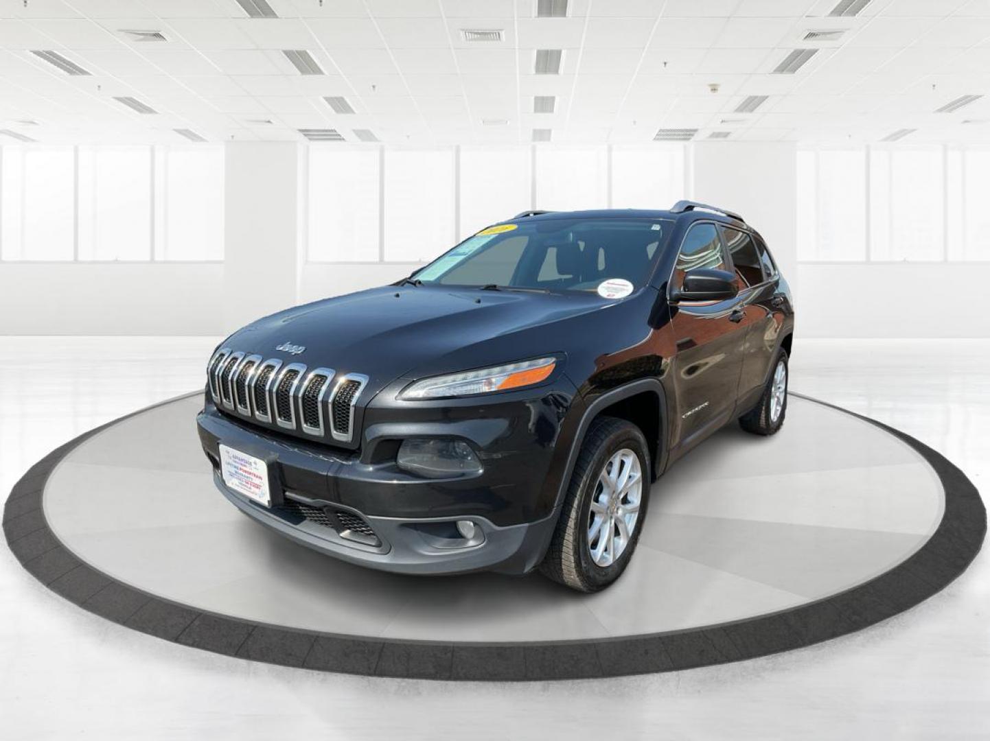 2016 Jeep Cherokee North (1C4PJLCB9GW) with an Other engine, located at 1099 N County Rd 25A , Troy, OH, 45373, (937) 908-9800, 40.057079, -84.212883 - 2016 Jeep Cherokee North - Photo#7