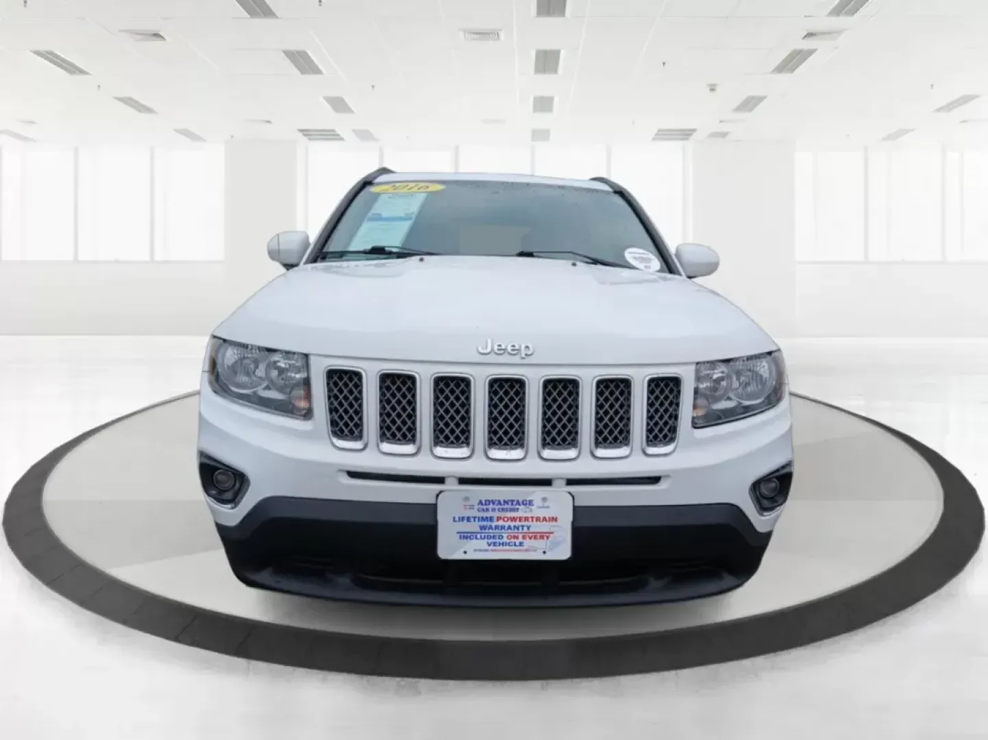 2016 Jeep Compass Latitude FWD (1C4NJCEA3GD) with an 2.0L L4 DOHC 16V engine, Continuously Variable Transmission transmission, located at 880 E. National Road, Vandalia, OH, 45377, (937) 908-9800, 39.891918, -84.183594 - 2016 Jeep Compass Latitude FWD - Photo#7
