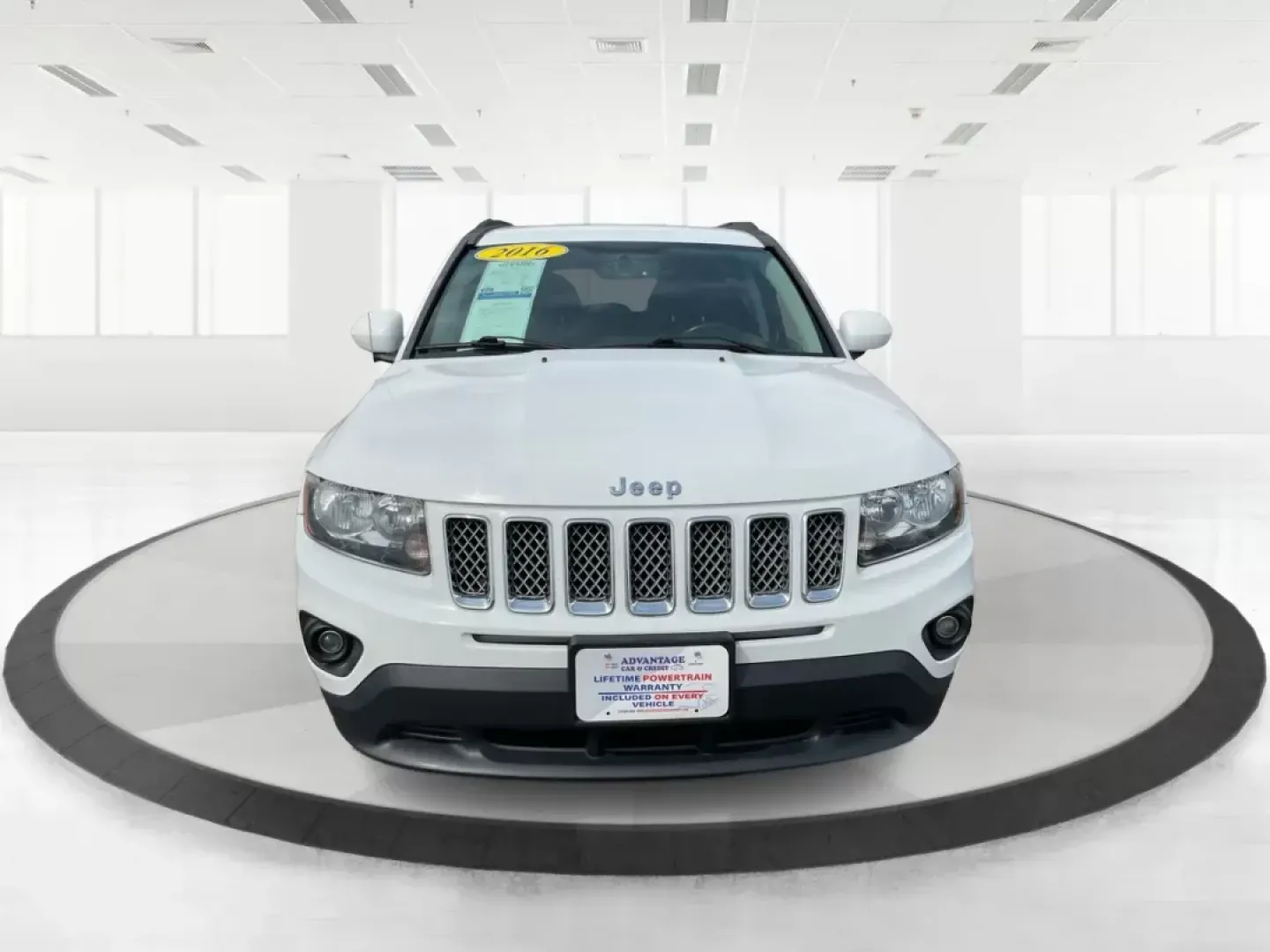 2016 Jeep Compass Latitude (1C4NJDEB9GD) with an 2.4L I-4 DOHC engine, located at 401 Woodman Dr, Riverside, OH, 45431, (937) 908-9800, 39.760899, -84.123421 - **Conquer Every Adventure with the 2016 Jeep Compass Latitude!**<br /> <br /> Are you ready to elevate your driving experience? Whether you're navigating busy city streets, embarking on weekend getaways, or tackling off-road trails, the 2016 Jeep Compass Latitude is designed to keep up with your lif - Photo#5