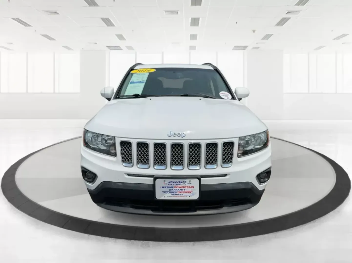 2016 Jeep Compass High Altitude Edition (1C4NJDEB9GD) with an 2.4L I-4 DOHC engine, located at 1230 East Main St, Xenia, OH, 45385, (937) 908-9800, 39.688026, -83.910172 - 2016 Jeep Compass High Altitude Edition - Photo#6