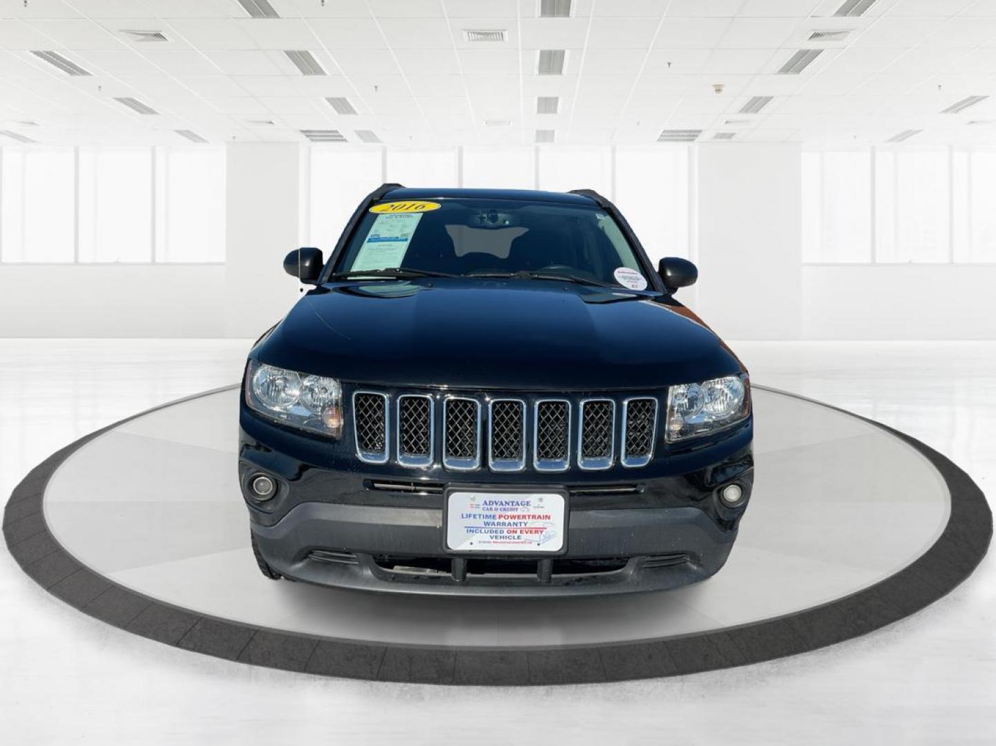 2016 Jeep Compass Sport (1C4NJDBB2GD) with an 2.4L I-4 DOHC engine, located at 1184 Kauffman Ave, Fairborn, OH, 45324, (937) 908-9800, 39.807072, -84.030914 - 2016 Jeep Compass Sport - Photo#4