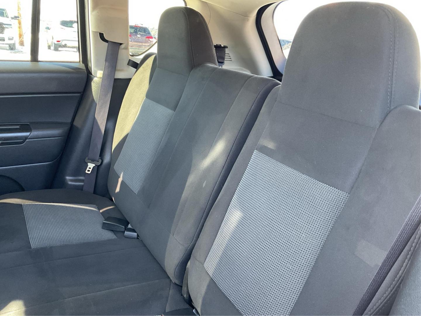 2016 Jeep Compass Sport (1C4NJDBB2GD) with an 2.4L I-4 DOHC engine, located at 1184 Kauffman Ave, Fairborn, OH, 45324, (937) 908-9800, 39.807072, -84.030914 - 2016 Jeep Compass Sport - Photo#7