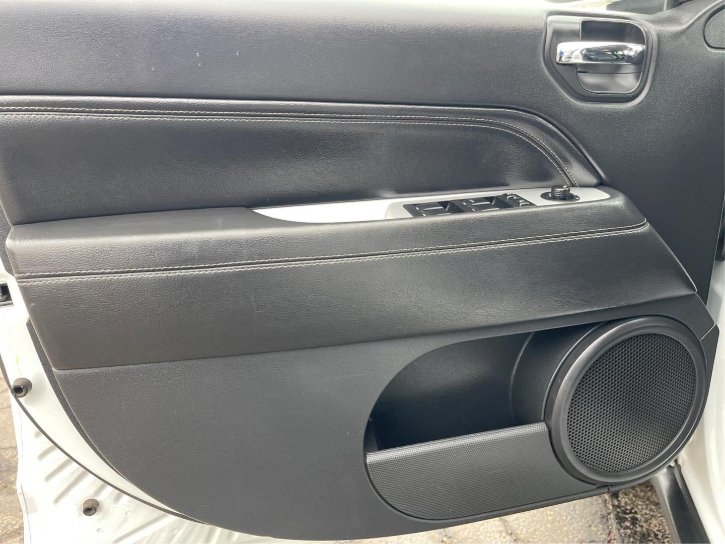 2016 Jeep Compass High Altitude (1C4NJCEA4GD) with an Other engine, located at 4508 South Dixie Dr, Moraine, OH, 45439, (937) 908-9800, 39.689976, -84.218452 - 2016 Jeep Compass High Altitude - Photo#16