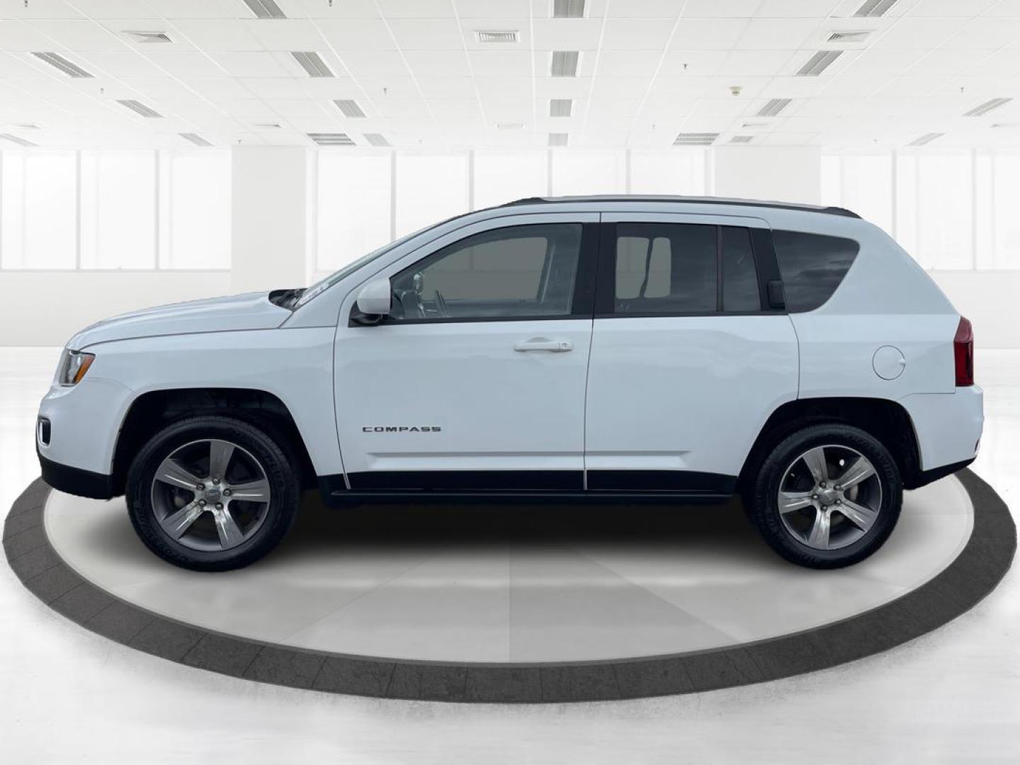 2016 Jeep Compass High Altitude (1C4NJCEA4GD) with an Other engine, located at 4508 South Dixie Dr, Moraine, OH, 45439, (937) 908-9800, 39.689976, -84.218452 - 2016 Jeep Compass High Altitude - Photo#5