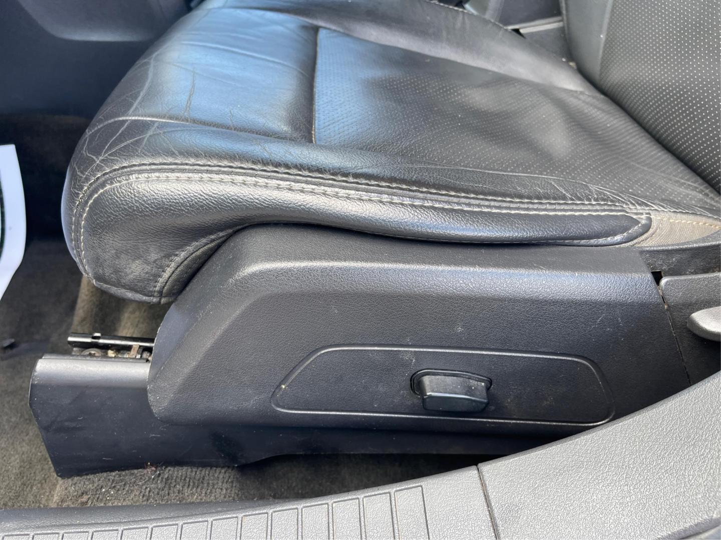 2016 Jeep Compass High Altitude Edition (1C4NJCEA4GD) with an 2L I-4 DOHC engine, located at 401 Woodman Dr, Riverside, OH, 45431, (937) 908-9800, 39.760899, -84.123421 - 2016 Jeep Compass High Altitude Edition - Photo#15