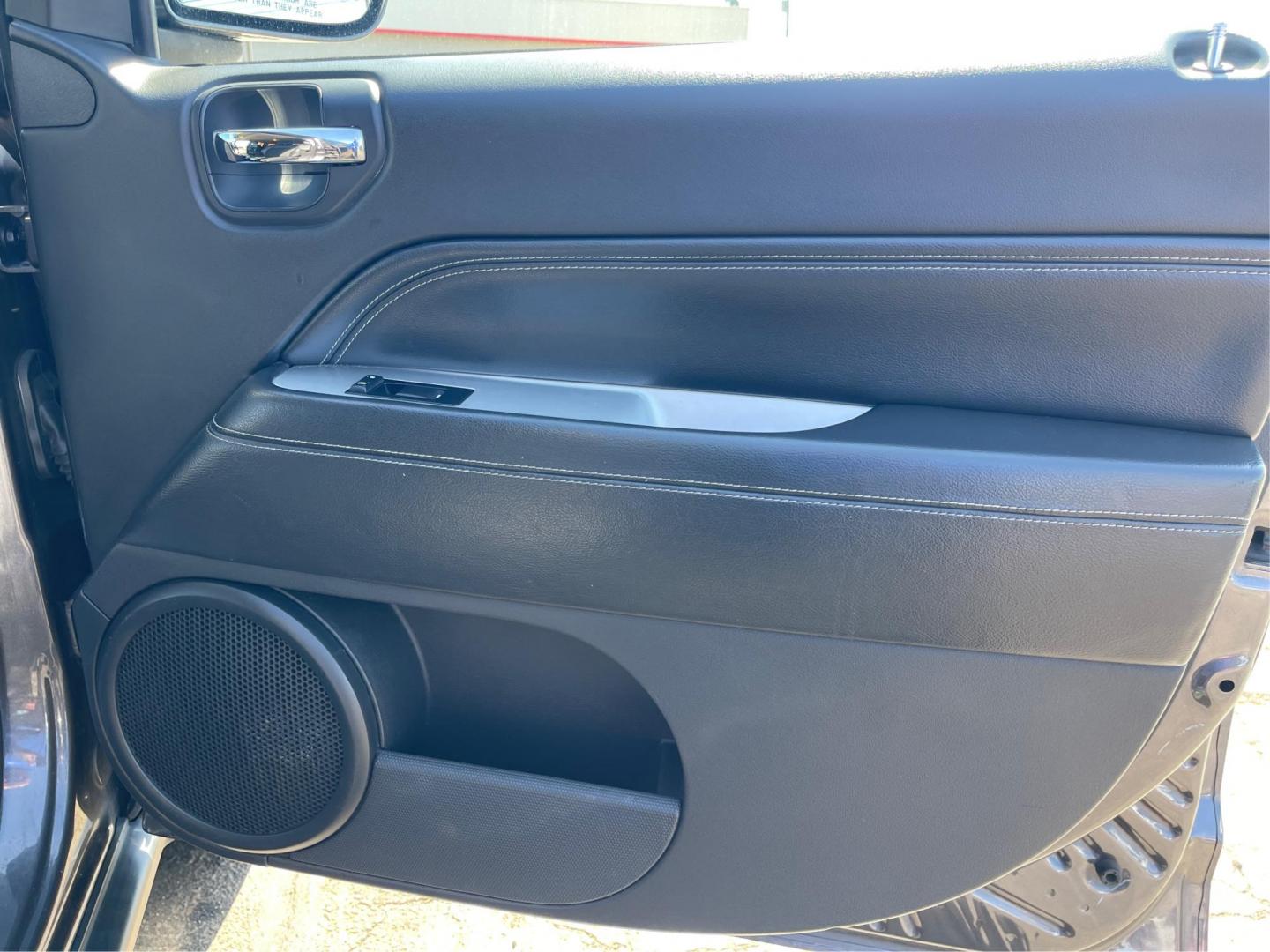 2016 Jeep Compass Latitude (1C4NJCEA2GD) with an Other engine, located at 1230 East Main St, Xenia, OH, 45385, (937) 908-9800, 39.688026, -83.910172 - 2016 Jeep Compass Latitude - Photo#17
