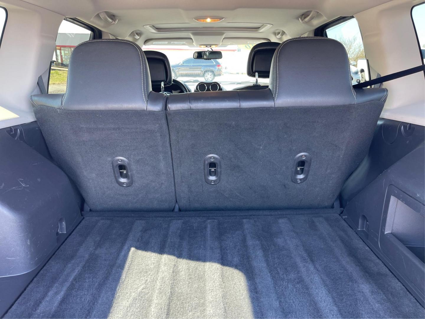2016 Jeep Patriot High Altitude Edition (1C4NJPFAXGD) with an 2L I-4 DOHC engine, located at 8750 N County Rd 25A, Piqua, OH, 45356, (937) 908-9800, 40.164391, -84.232513 - 2016 Jeep Patriot High Altitude Edition - Photo#11
