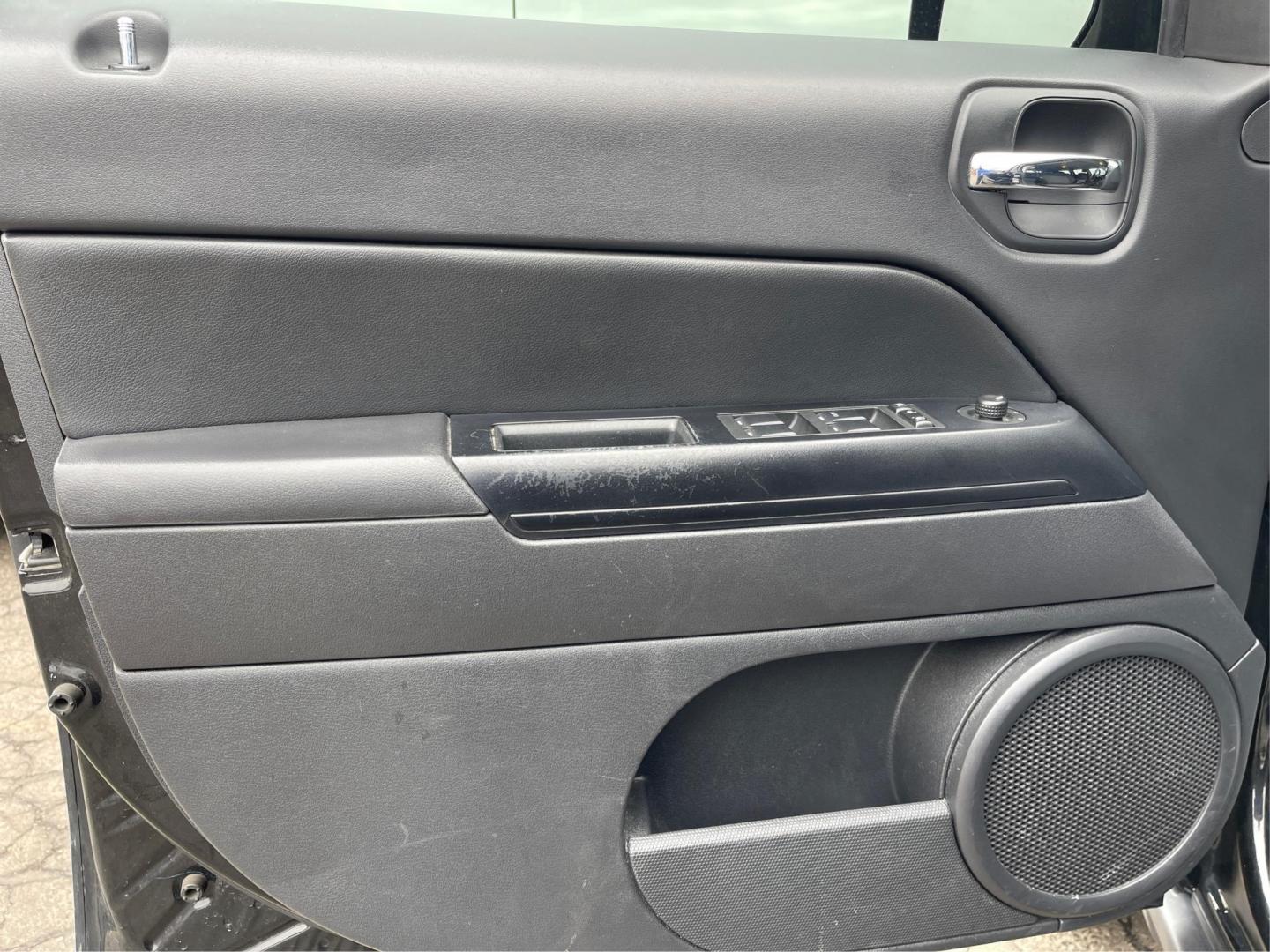 2016 Jeep Patriot Latitude (1C4NJRFB1GD) with an Other engine, located at 401 Woodman Dr, Riverside, OH, 45431, (937) 908-9800, 39.760899, -84.123421 - 2016 Jeep Patriot Latitude - Photo#15