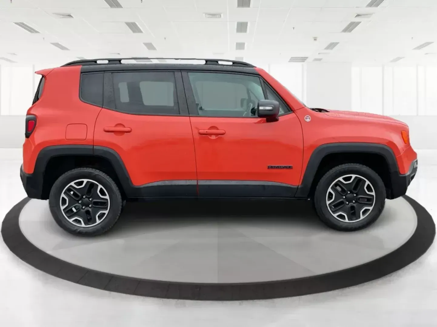 2016 Jeep Renegade Trailhawk (ZACCJBCT1GP) with an Tigershark MultiAir 2.4L I-4 variable valve contro engine, located at 1099 N County Rd 25A , Troy, OH, 45373, (937) 908-9800, 40.057079, -84.212883 - Embrace adventure and elevate your daily routine with this 2016 Jeep Renegade Trailhawk, a versatile Crossover designed for both urban commuting and weekend escapades. Ideal for budget-conscious buyers, this vehicle combines rugged capability with modern technology, making it perfect for growing fam - Photo#1