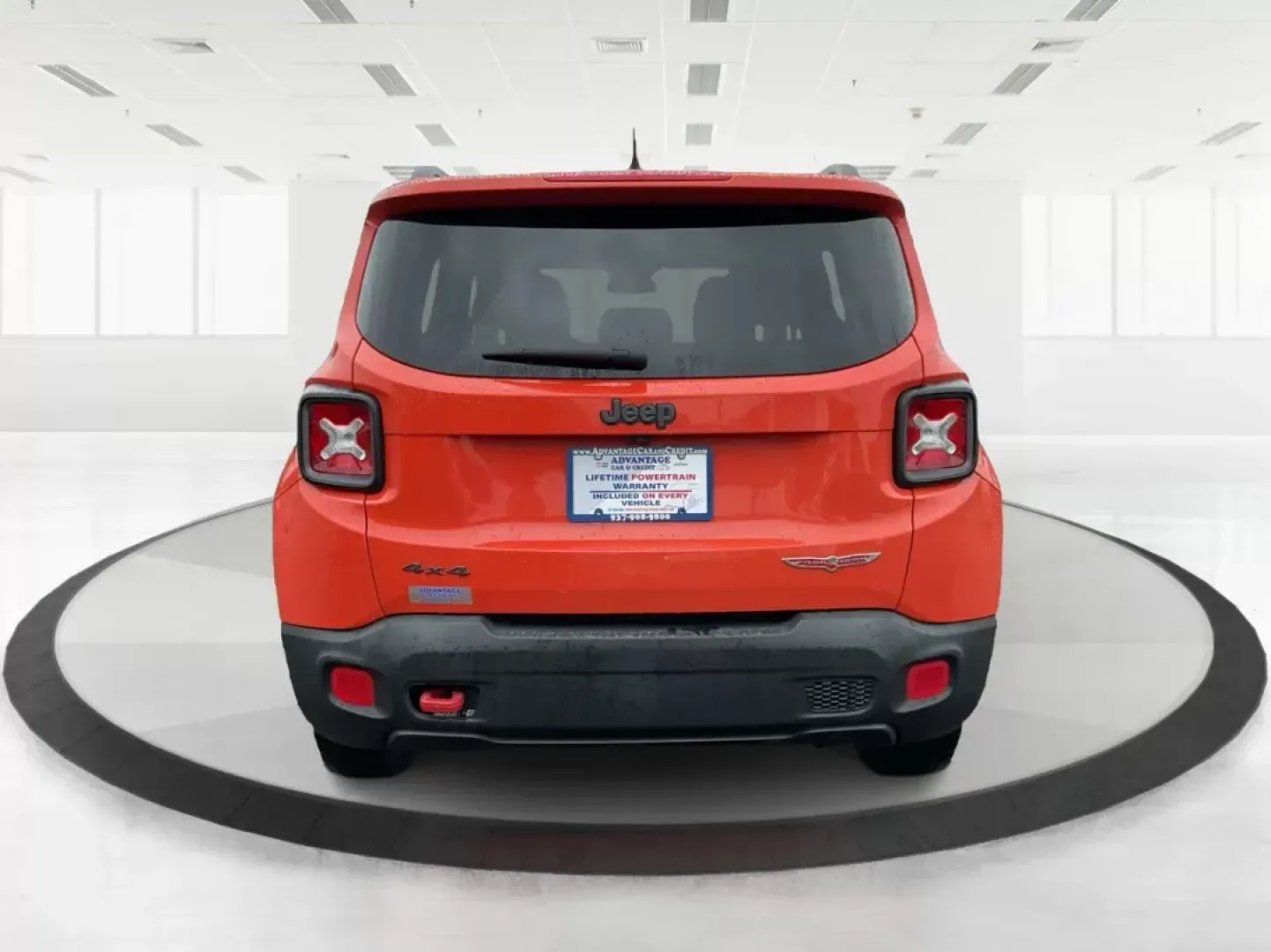 2016 Jeep Renegade Trailhawk (ZACCJBCT1GP) with an Tigershark MultiAir 2.4L I-4 variable valve contro engine, located at 1099 N County Rd 25A , Troy, OH, 45373, (937) 908-9800, 40.057079, -84.212883 - Embrace adventure and elevate your daily routine with this 2016 Jeep Renegade Trailhawk, a versatile Crossover designed for both urban commuting and weekend escapades. Ideal for budget-conscious buyers, this vehicle combines rugged capability with modern technology, making it perfect for growing fam - Photo#3