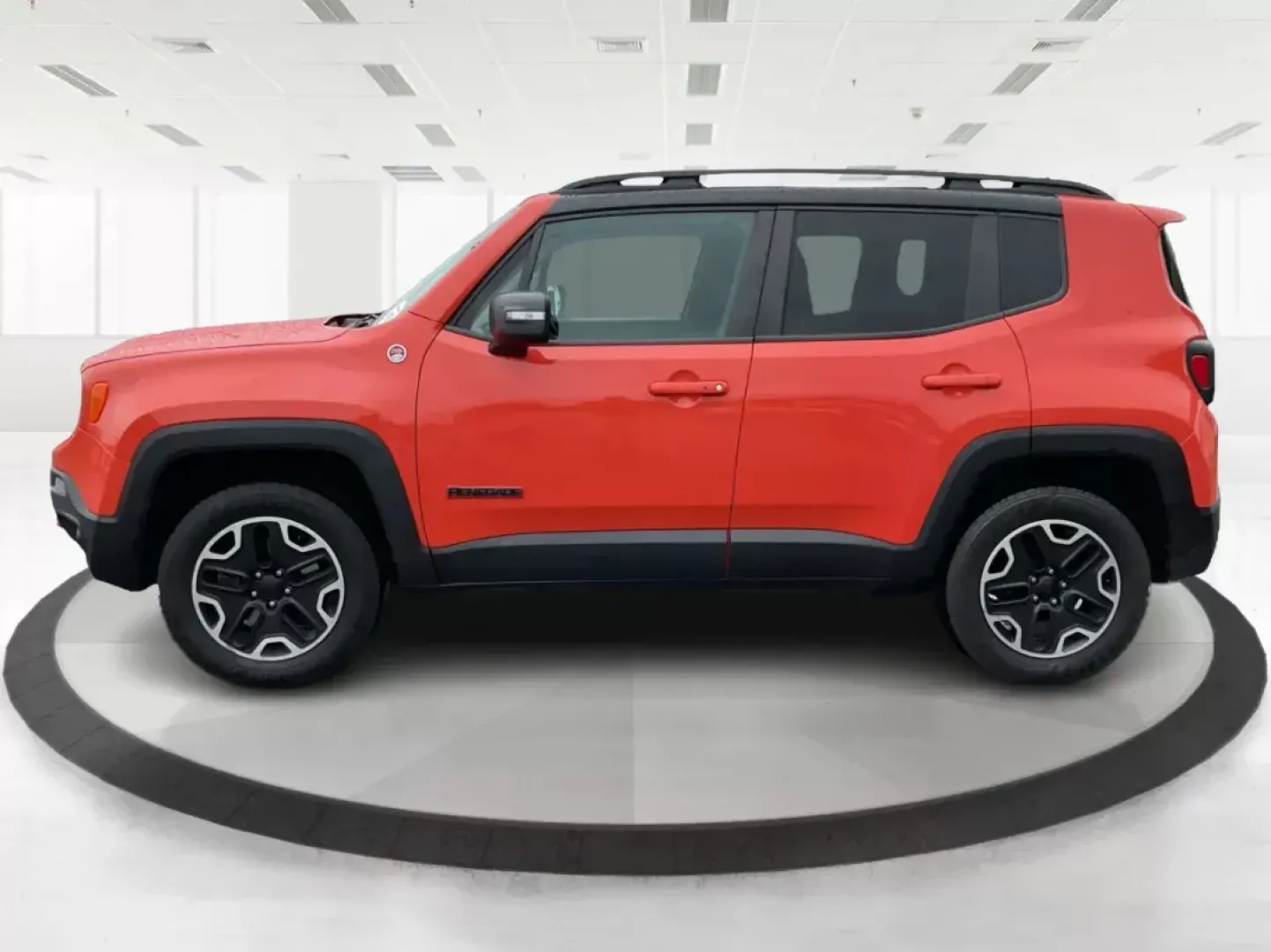 2016 Jeep Renegade Trailhawk (ZACCJBCT1GP) with an Tigershark MultiAir 2.4L I-4 variable valve contro engine, located at 1099 N County Rd 25A , Troy, OH, 45373, (937) 908-9800, 40.057079, -84.212883 - Embrace adventure and elevate your daily routine with this 2016 Jeep Renegade Trailhawk, a versatile Crossover designed for both urban commuting and weekend escapades. Ideal for budget-conscious buyers, this vehicle combines rugged capability with modern technology, making it perfect for growing fam - Photo#5