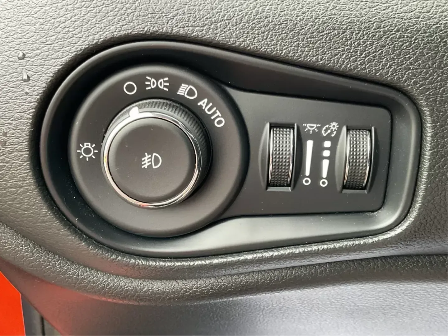 2016 Jeep Renegade Trailhawk (ZACCJBCT1GP) with an Tigershark MultiAir 2.4L I-4 variable valve contro engine, located at 1099 N County Rd 25A , Troy, OH, 45373, (937) 908-9800, 40.057079, -84.212883 - Embrace adventure and elevate your daily routine with this 2016 Jeep Renegade Trailhawk, a versatile Crossover designed for both urban commuting and weekend escapades. Ideal for budget-conscious buyers, this vehicle combines rugged capability with modern technology, making it perfect for growing fam - Photo#16