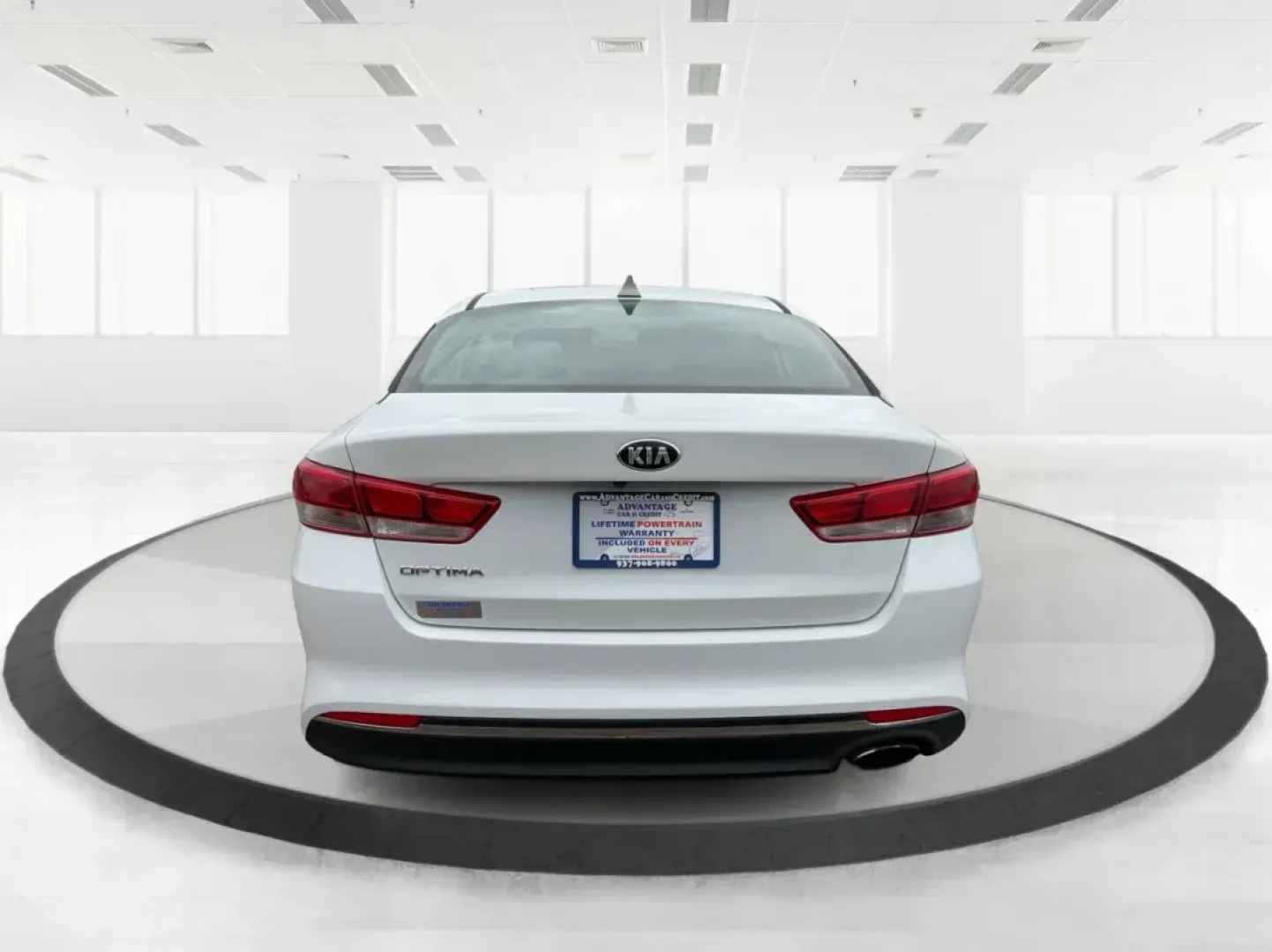 2016 Kia Optima LX (5XXGT4L32GG) with an Theta II 2.4L I-4 gasoline direct injection engine, located at 4508 South Dixie Dr, Moraine, OH, 45439, (937) 908-9800, 39.689976, -84.218452 - Discover the perfect blend of style, comfort, and reliability with the 2016 Kia Optima LX, ideal for your daily commutes, weekend getaways, and everything in between. At Advantage Car and Credit, located at 1184 Kauffman Ave, Fairborn, OH 45324, we specialize in providing vehicles that cater to a va - Photo#3