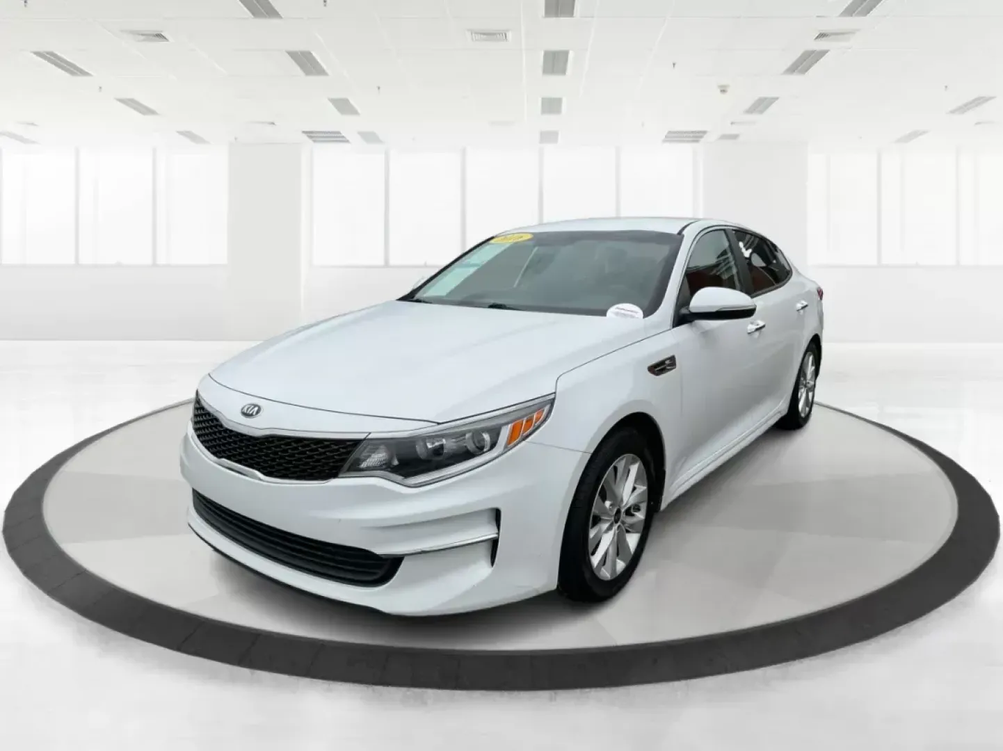 2016 Kia Optima LX (5XXGT4L32GG) with an Theta II 2.4L I-4 gasoline direct injection engine, located at 4508 South Dixie Dr, Moraine, OH, 45439, (937) 908-9800, 39.689976, -84.218452 - Discover the perfect blend of style, comfort, and reliability with the 2016 Kia Optima LX, ideal for your daily commutes, weekend getaways, and everything in between. At Advantage Car and Credit, located at 1184 Kauffman Ave, Fairborn, OH 45324, we specialize in providing vehicles that cater to a va - Photo#7