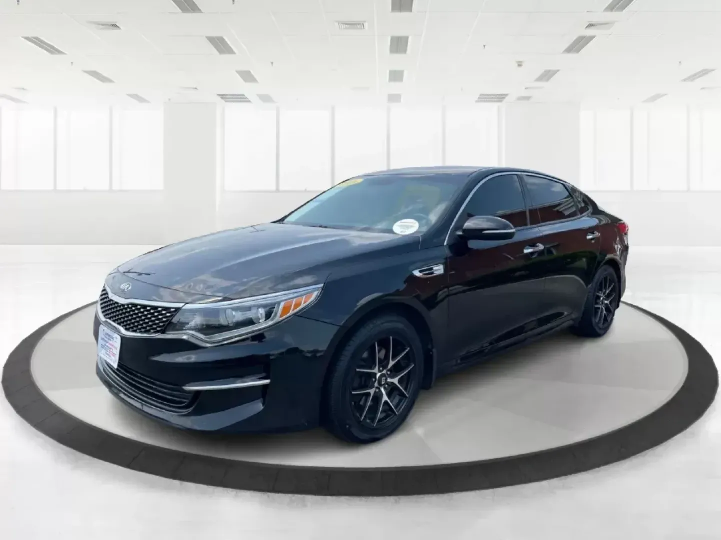 2016 Kia Optima EX (5XXGU4L35GG) with an Theta II 2.4L I-4 gasoline direct injection engine, located at 1230 East Main St, Xenia, OH, 45385, (937) 908-9800, 39.688026, -83.910172 - **Discover Your Next Adventure with the 2016 Kia Optima at Advantage Car and Credit!**<br /> <br /> Are you searching for a reliable vehicle that perfectly balances comfort, style, and technology? Look no further than our stunning 2016 Kia Optima EX, now available at Advantage Car and Credit in Fair - Photo#7