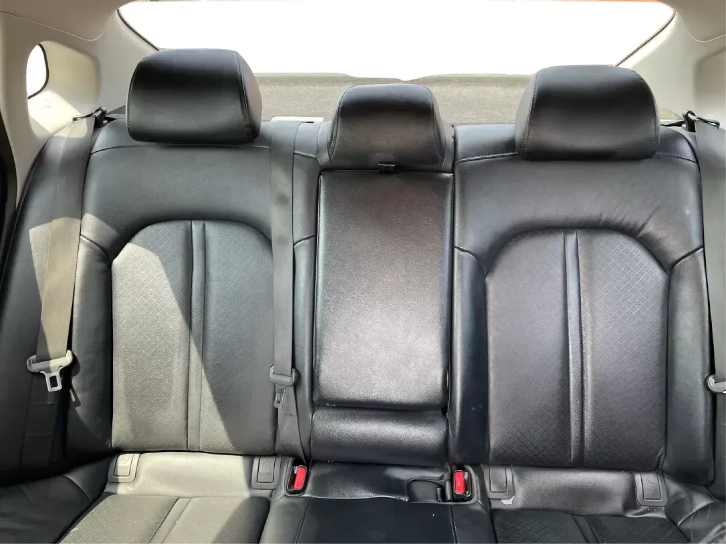 2016 Kia Optima EX (5XXGU4L35GG) with an Theta II 2.4L I-4 gasoline direct injection engine, located at 1230 East Main St, Xenia, OH, 45385, (937) 908-9800, 39.688026, -83.910172 - **Discover Your Next Adventure with the 2016 Kia Optima at Advantage Car and Credit!**<br /> <br /> Are you searching for a reliable vehicle that perfectly balances comfort, style, and technology? Look no further than our stunning 2016 Kia Optima EX, now available at Advantage Car and Credit in Fair - Photo#13