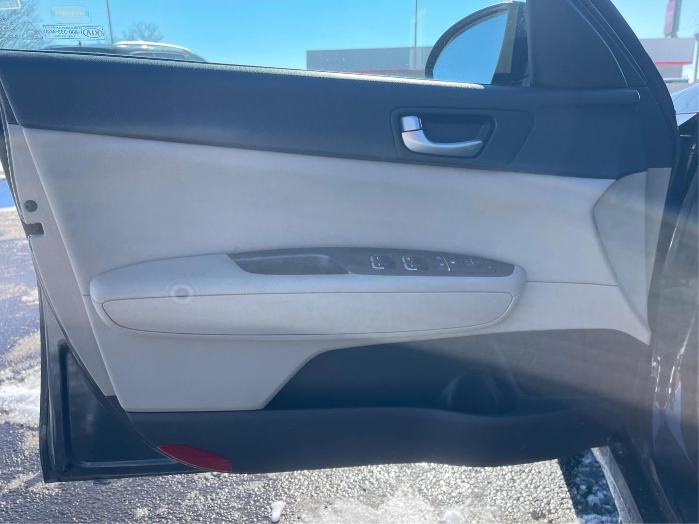 2016 Kia Optima LX (KNAGT4L3XG5) with an 2.4L L4 DOHC 16V engine, 6-Speed Automatic transmission, located at 1099 N County Rd 25A , Troy, OH, 45373, (937) 908-9800, 40.057079, -84.212883 - 2016 Kia Optima LX - Photo#18