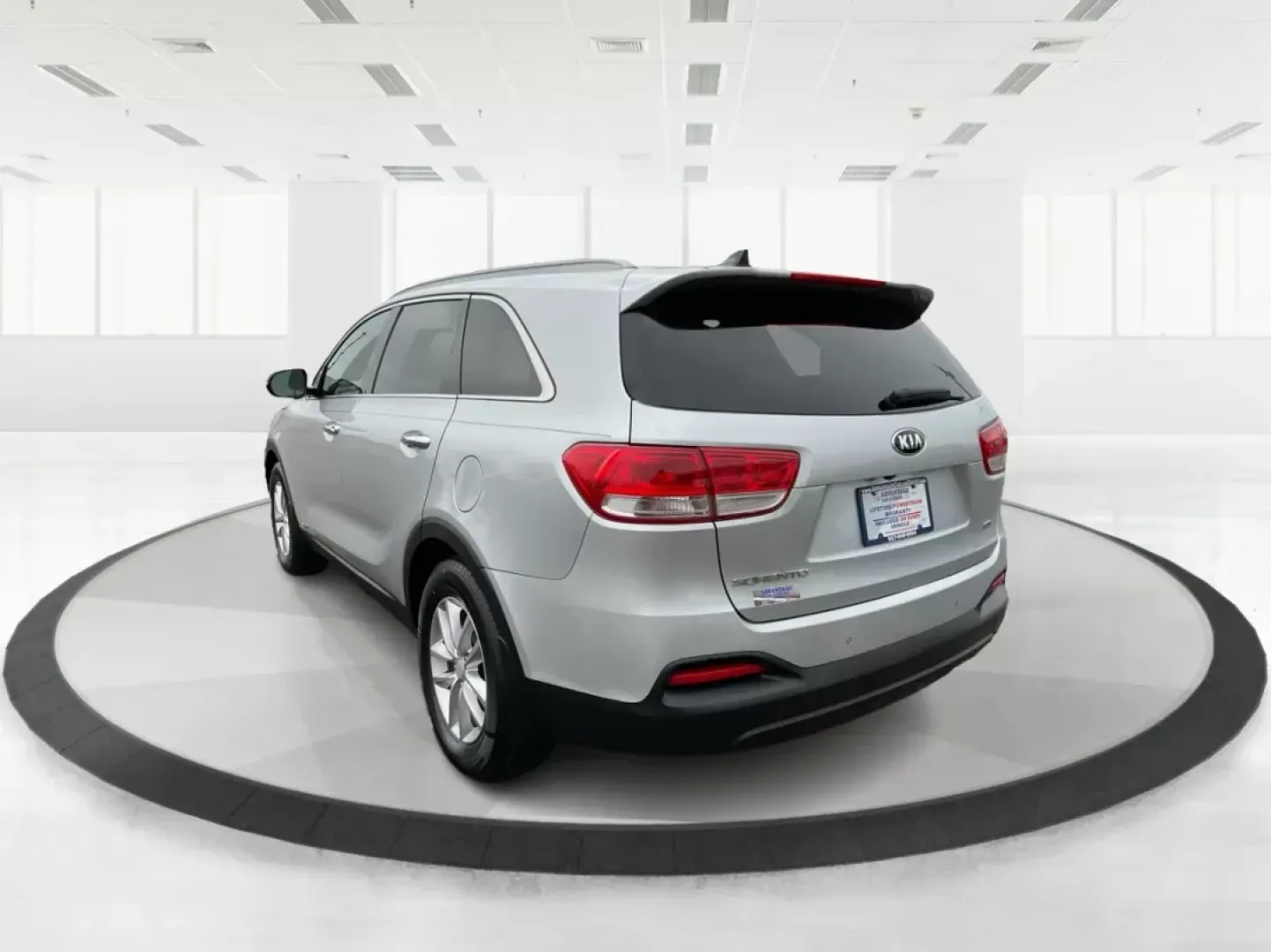 2016 Kia Sorento 2.4L LX (5XYPGDA39GG) with an 2.4L I-4 gasoline direct injection engine, located at 1099 N County Rd 25A , Troy, OH, 45373, (937) 908-9800, 40.057079, -84.212883 - 2016 Kia Sorento 2.4L LX - Photo#5