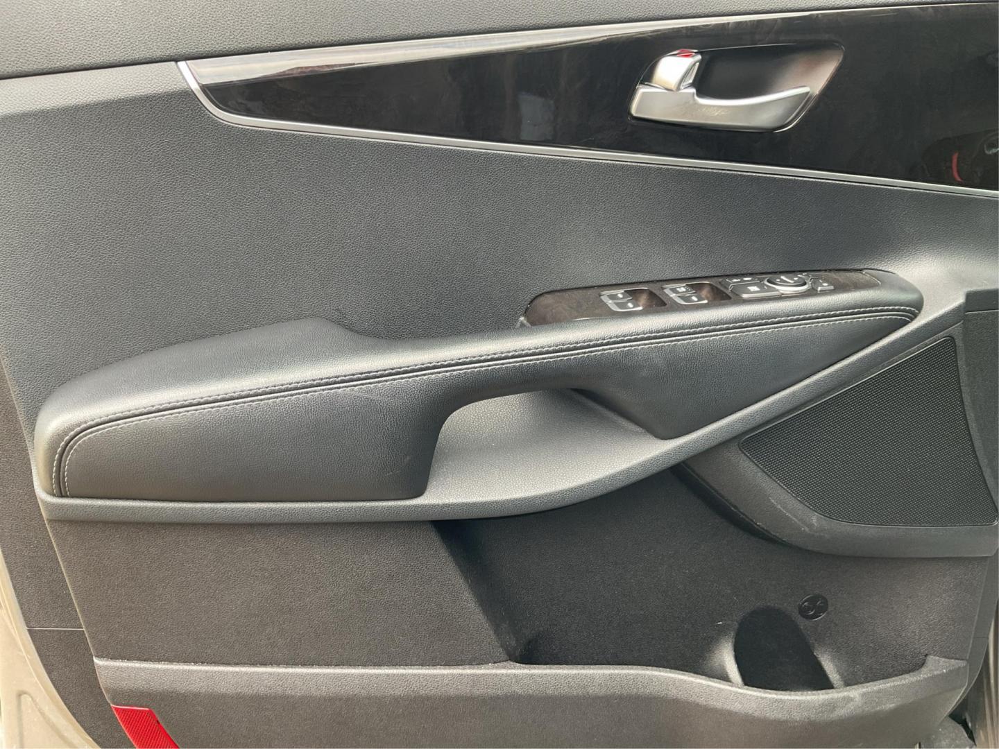 2016 Kia Sorento 2.4L LX (5XYPGDA32GG) with an 2.4L I-4 gasoline direct injection engine, located at 1184 Kauffman Ave, Fairborn, OH, 45324, (937) 908-9800, 39.807072, -84.030914 - Third Row - Photo#17