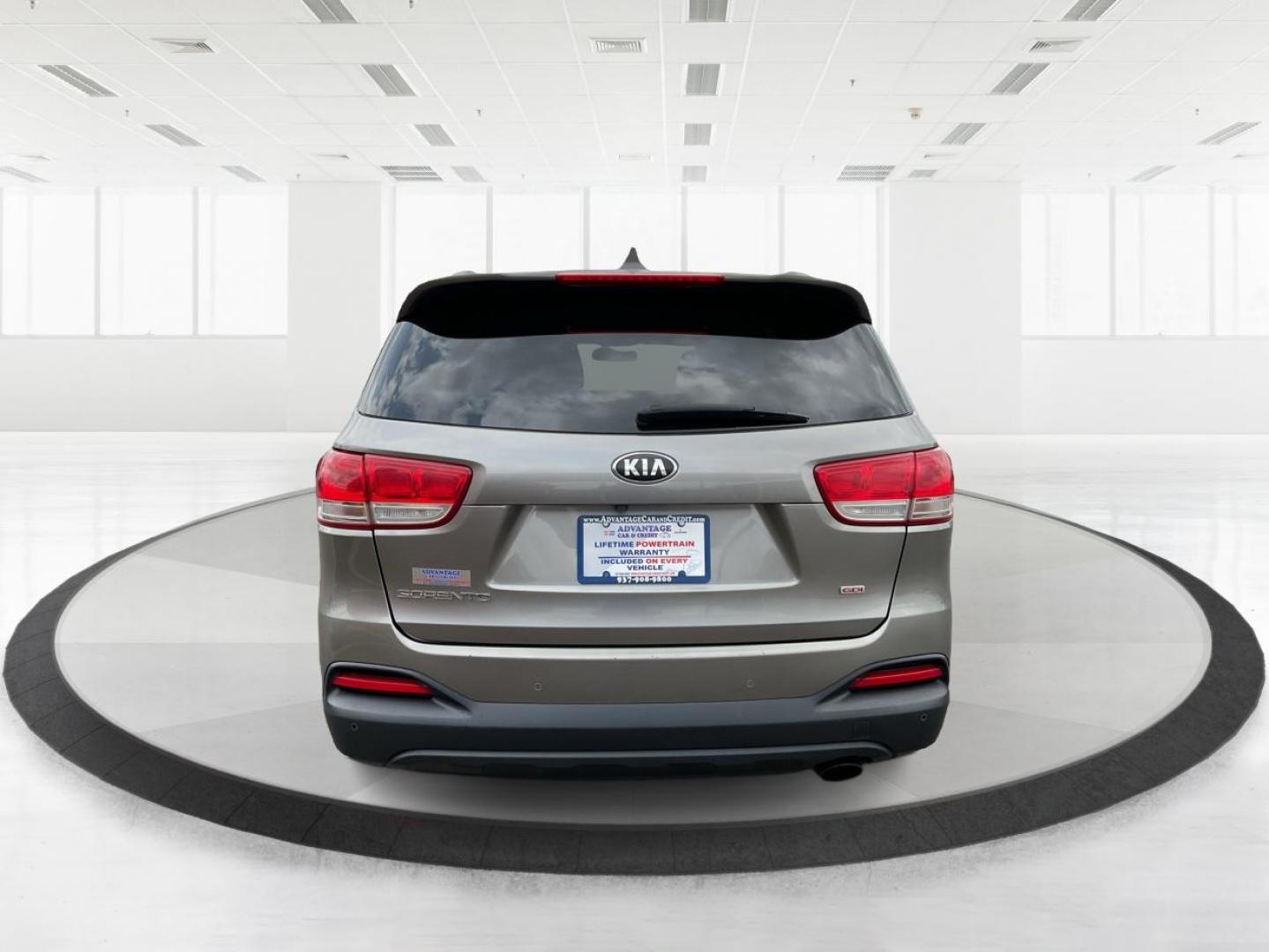 2016 Kia Sorento 2.4L LX (5XYPGDA32GG) with an 2.4L I-4 gasoline direct injection engine, located at 1184 Kauffman Ave, Fairborn, OH, 45324, (937) 908-9800, 39.807072, -84.030914 - Third Row - Photo#3